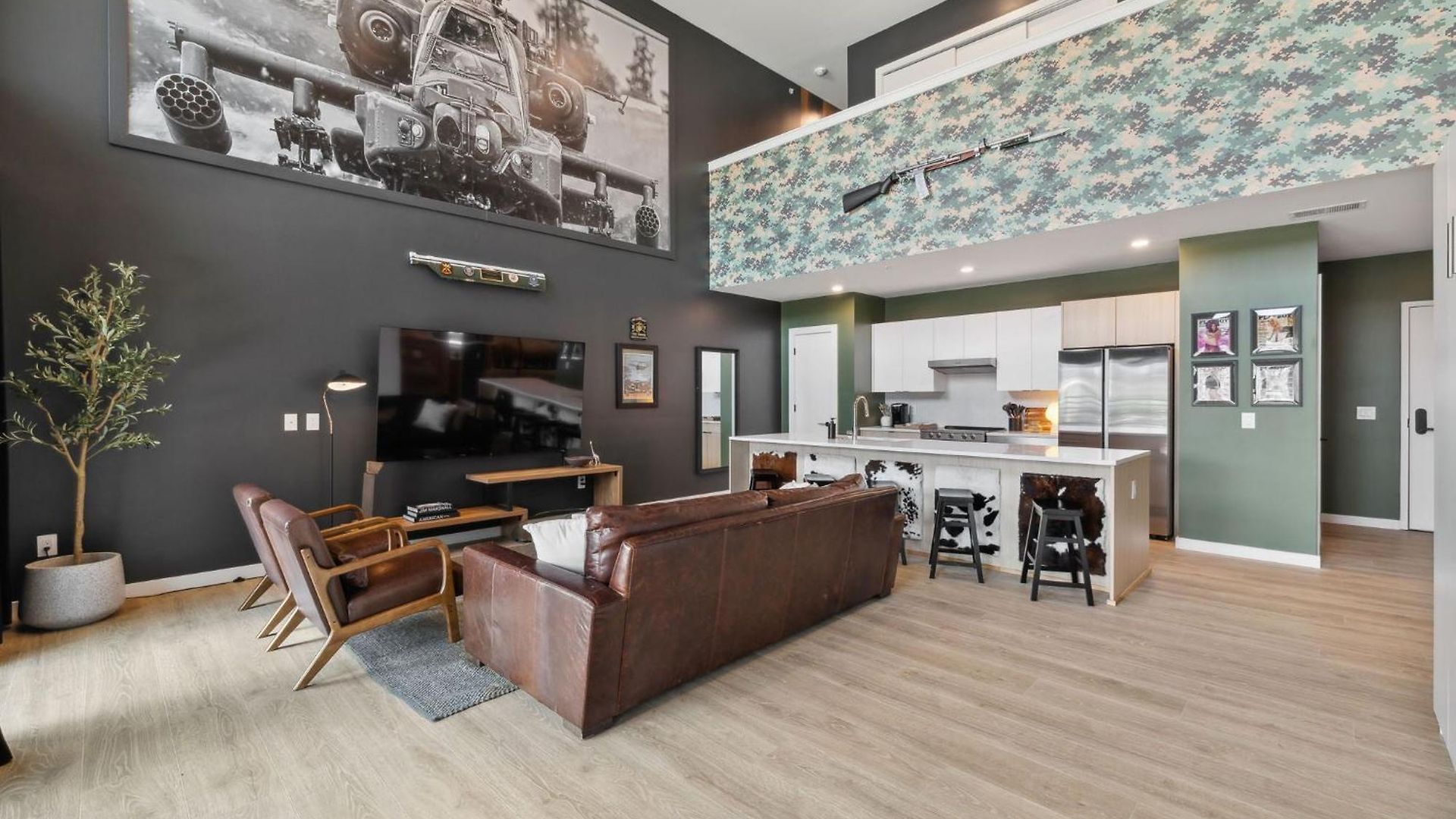 Walk To Broadway! The Man Cave/cowboys & Playboys With Pool & Gym Nashville