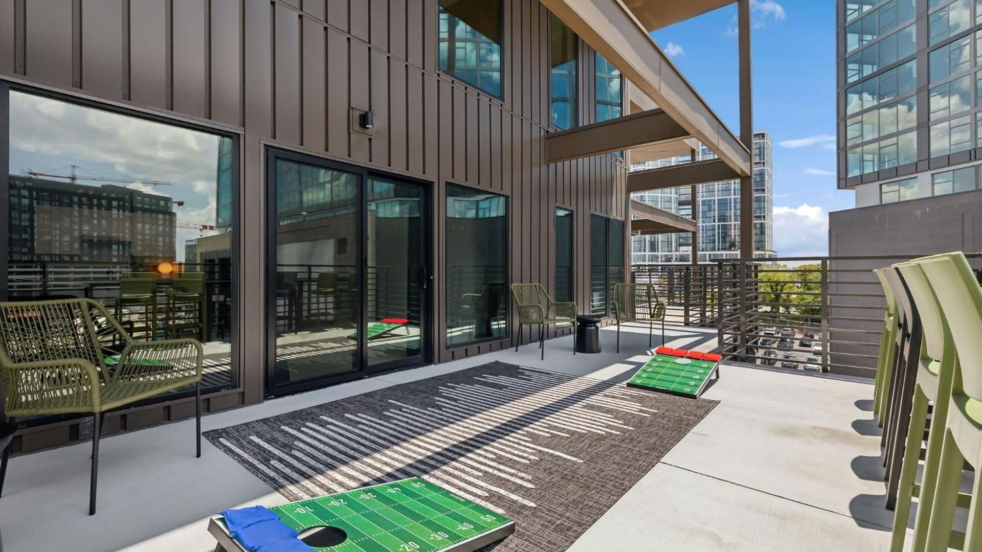 Walk To Broadway! The Man Cave/cowboys & Playboys With Pool & Gym Apartment Nashville