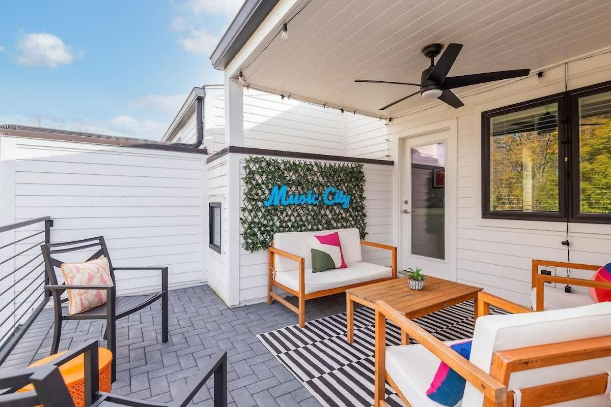 Holiday home Large Marvel Themed 14ppl Spacious Townhome