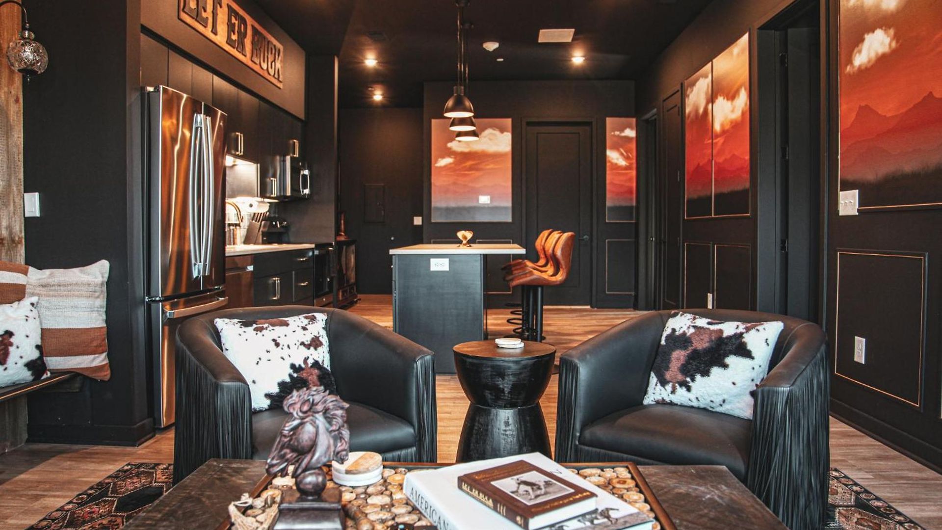 Let Er Buck On Music Row, Mins To Broadway With Pool, Gym, Balcony * Nashville