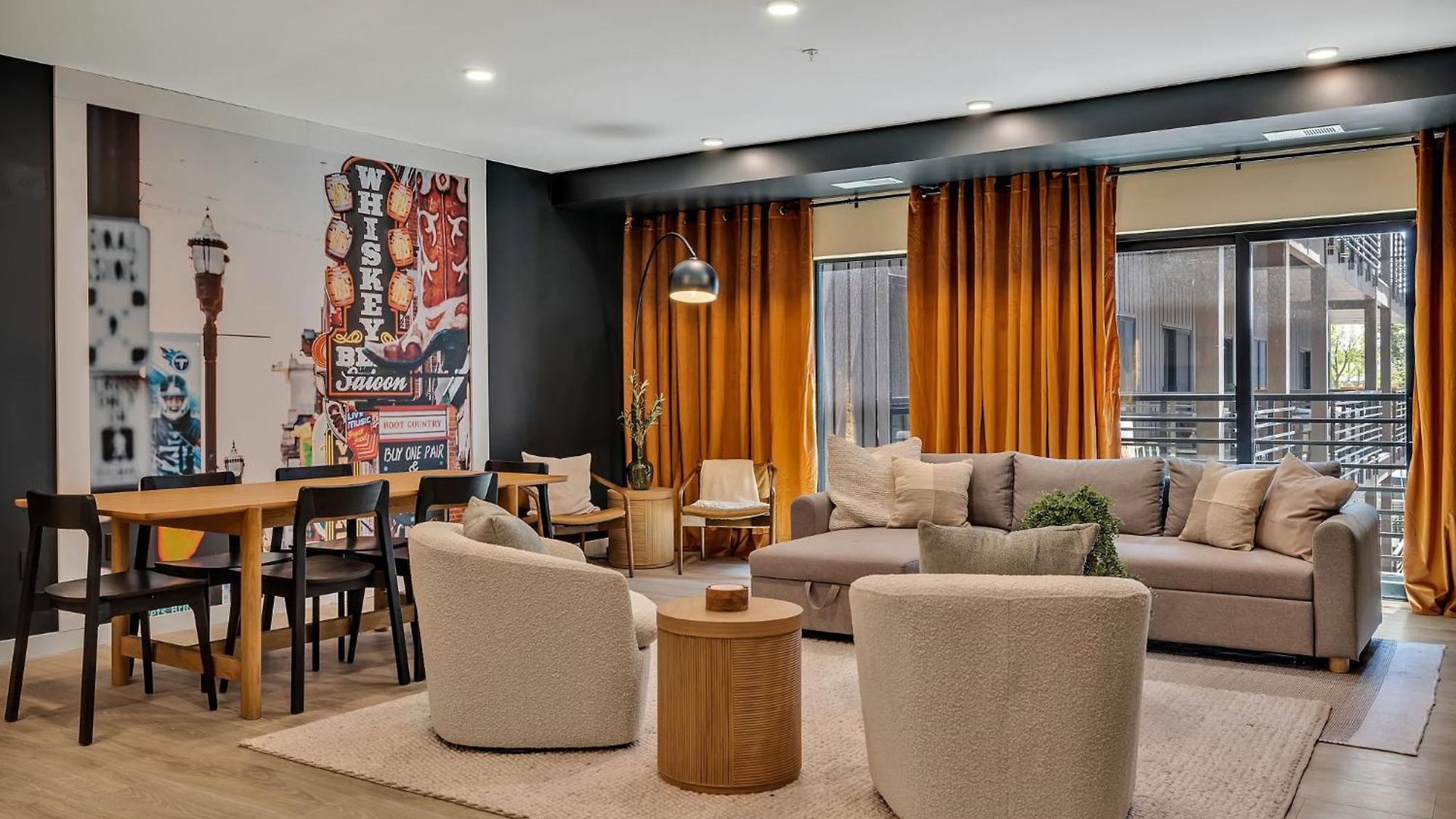 Boots On Broadway In Downtown With Parking, Pool, Gym