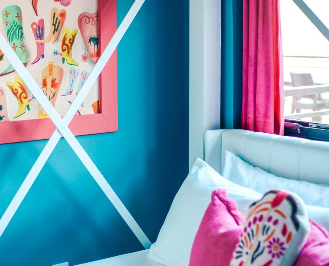 Broadway Girls In Downtown Nash, Great For Groups, Walk To Broadway Apartment *