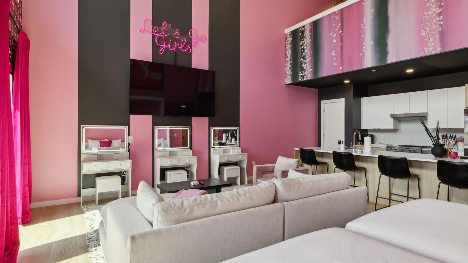 Broadway Girls In Downtown Nash, Great For Groups, Walk To Broadway * Nashville