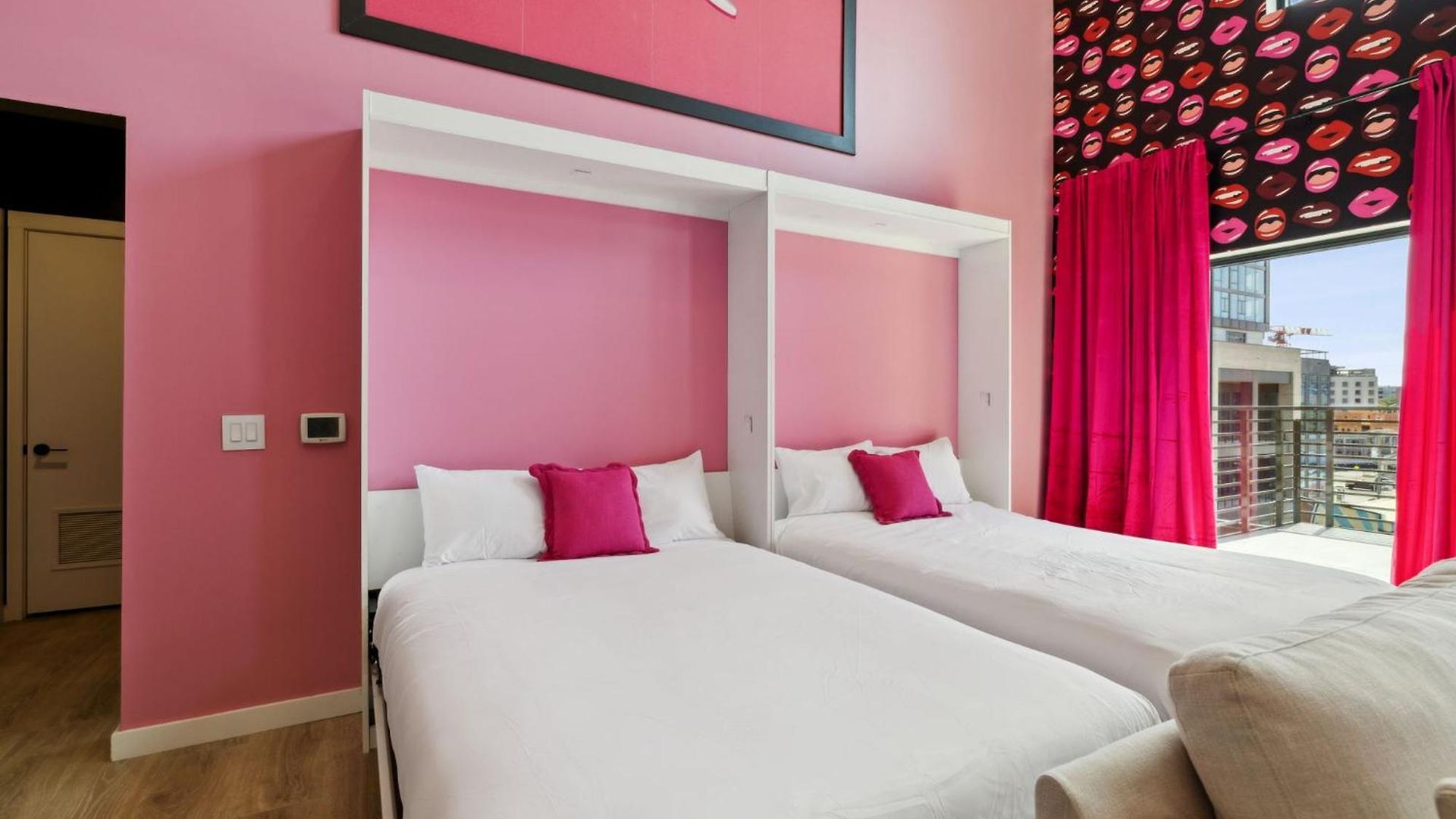 Broadway Girls In Downtown Nash, Great For Groups, Walk To Broadway * Nashville