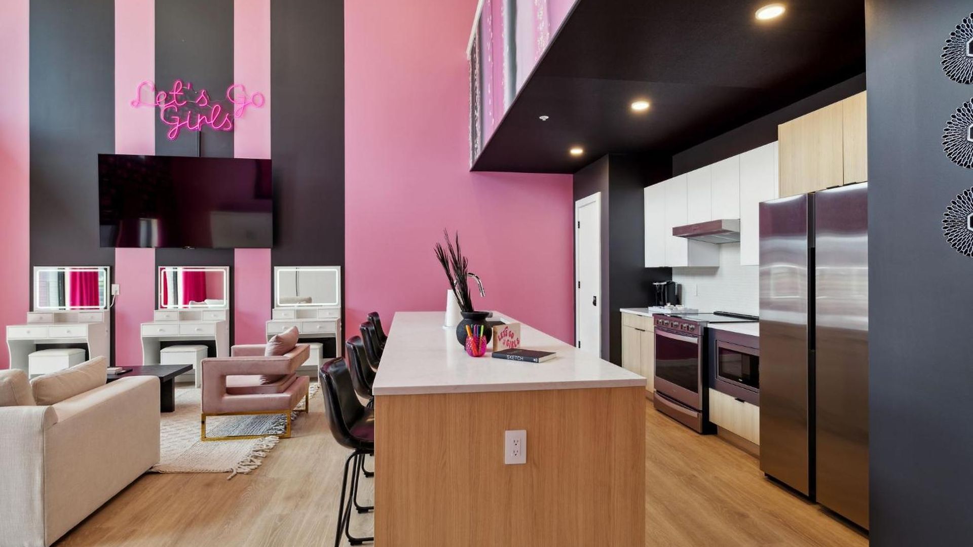 Apartment Broadway Girls In Downtown Nash, Great For Groups, Walk To Broadway Nashville