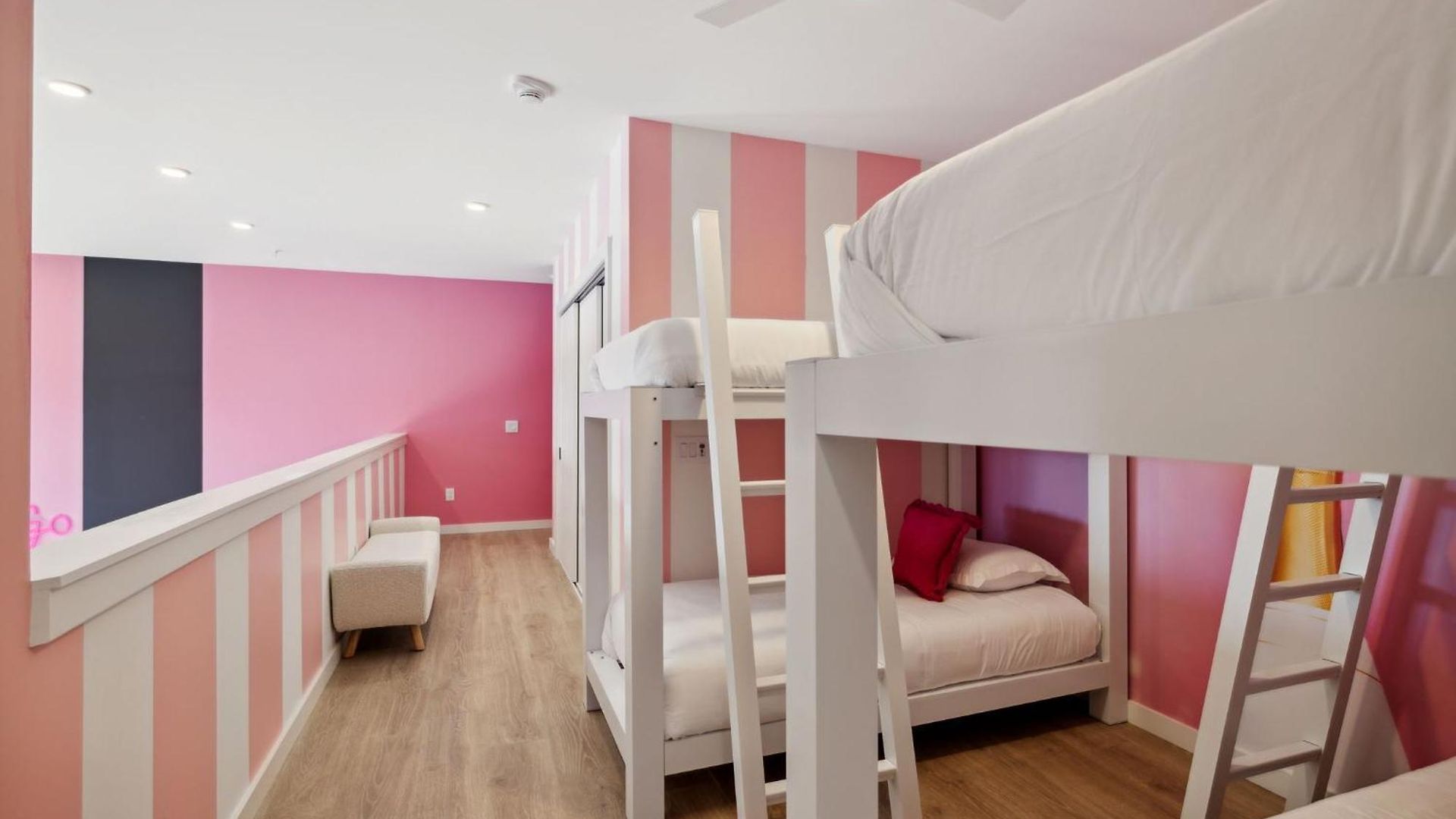 Broadway Girls In Downtown Nash, Great For Groups, Walk To Broadway * Nashville