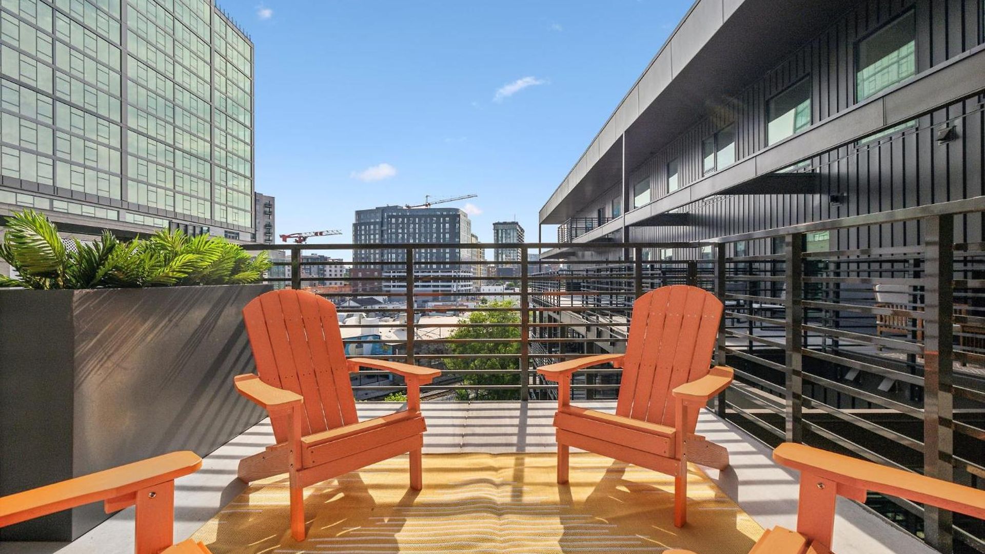 Apartment Tequila Sunrise- Walk To Broadway, Pool&gym Nashville