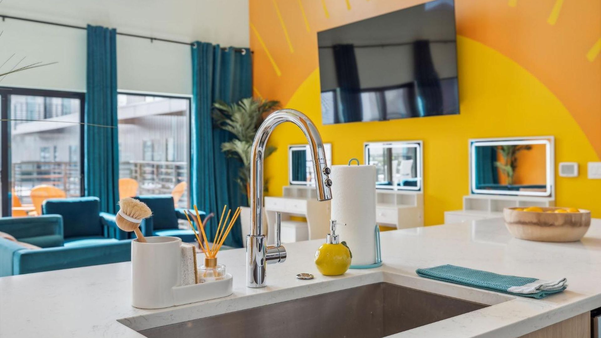 Apartment Tequila Sunrise- Walk To Broadway, Pool&gym Nashville