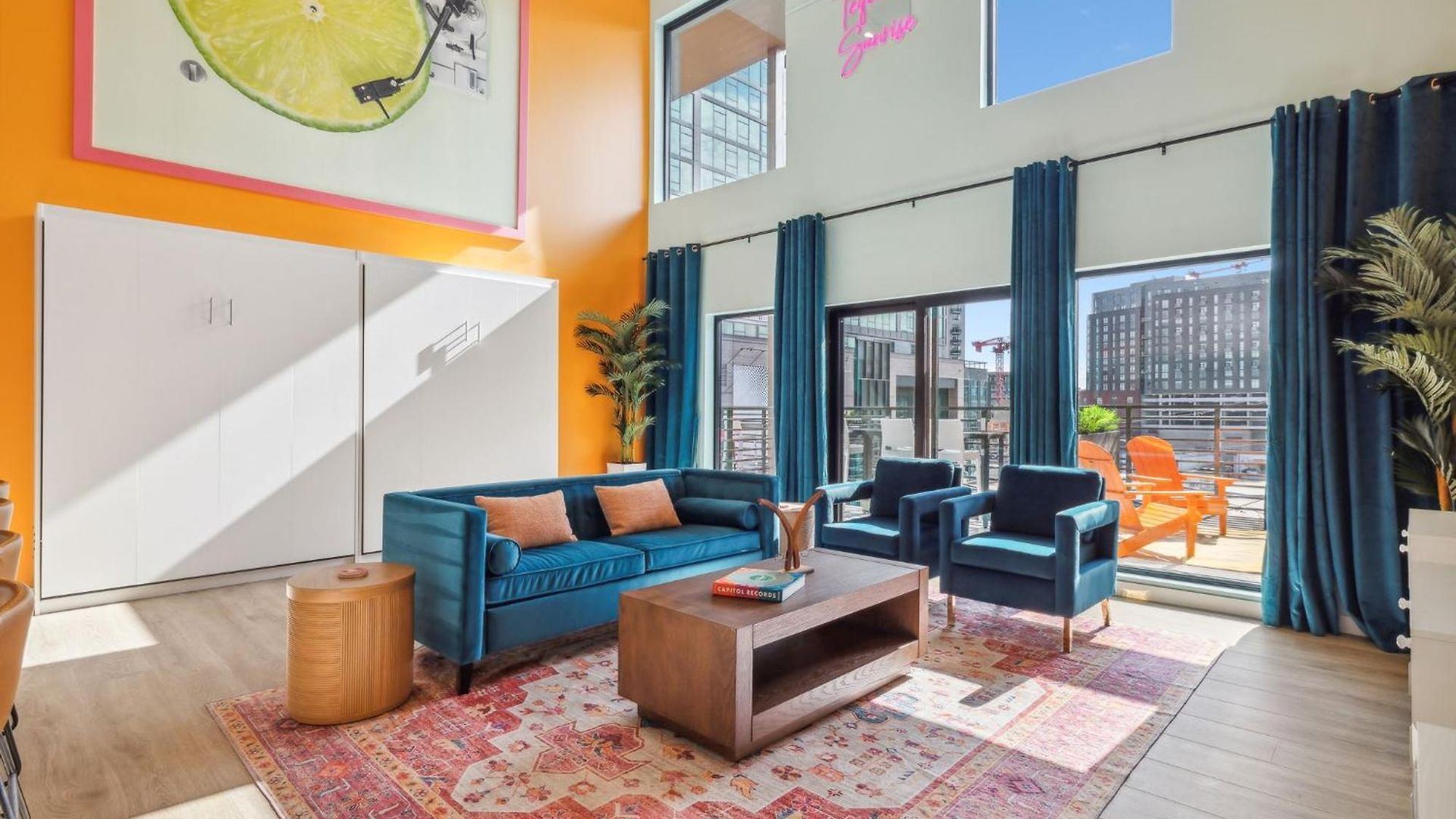 Tequila Sunrise- Walk To Broadway, Pool&gym Apartment *