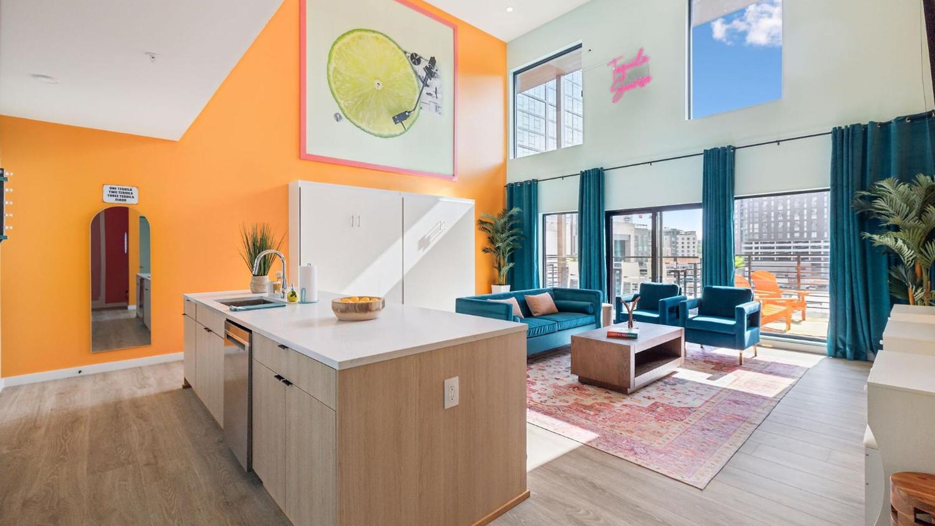 Tequila Sunrise- Walk To Broadway, Pool&gym Apartment