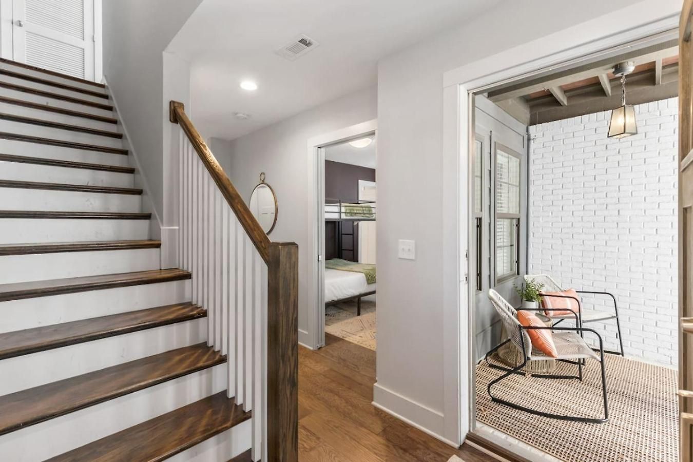 Modern Bliss With Garage By 12 South Restaurants And 2 Miles Broadway Holiday home