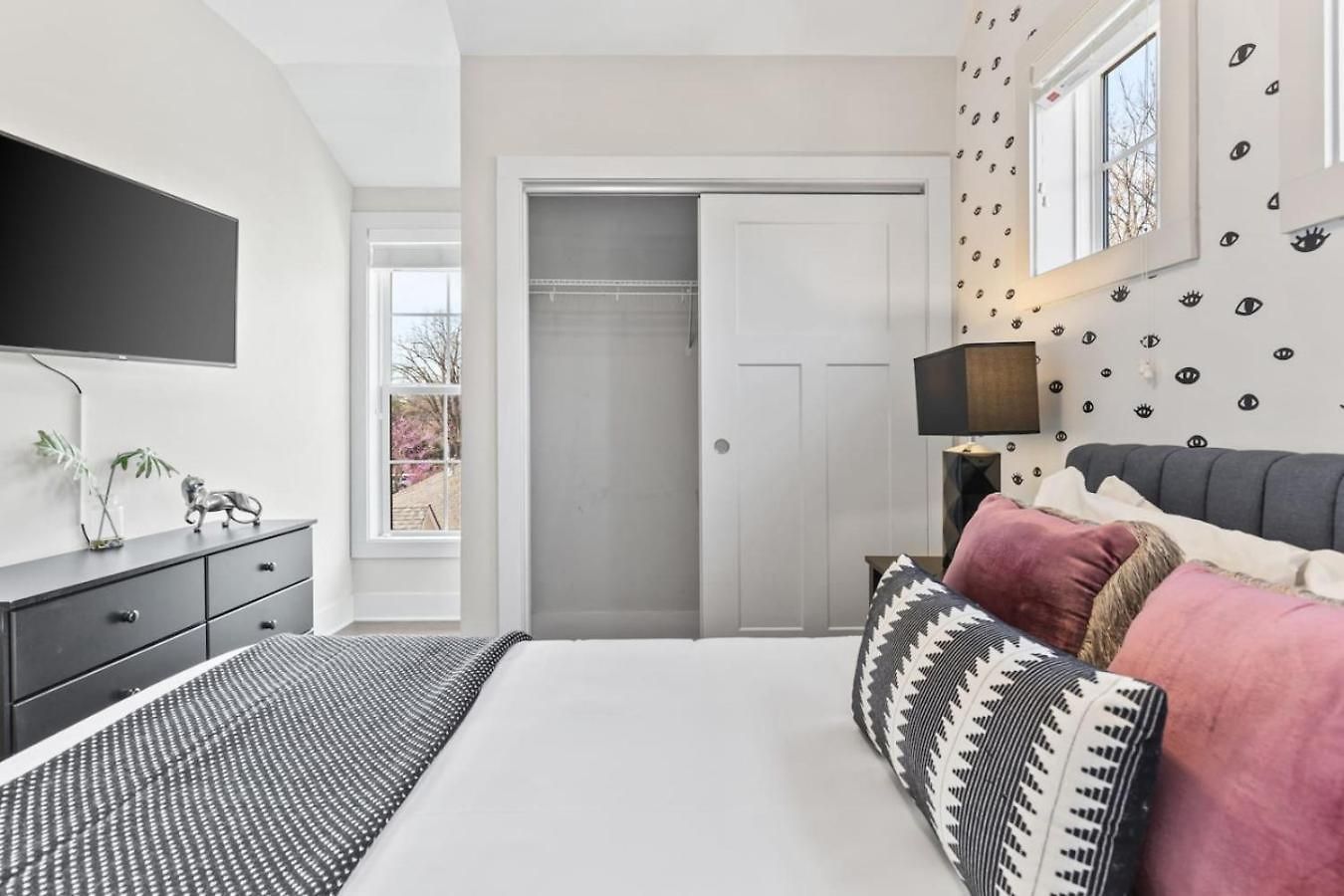 Holiday home Modern Bliss With Garage By 12 South Restaurants And 2 Miles Broadway Nashville
