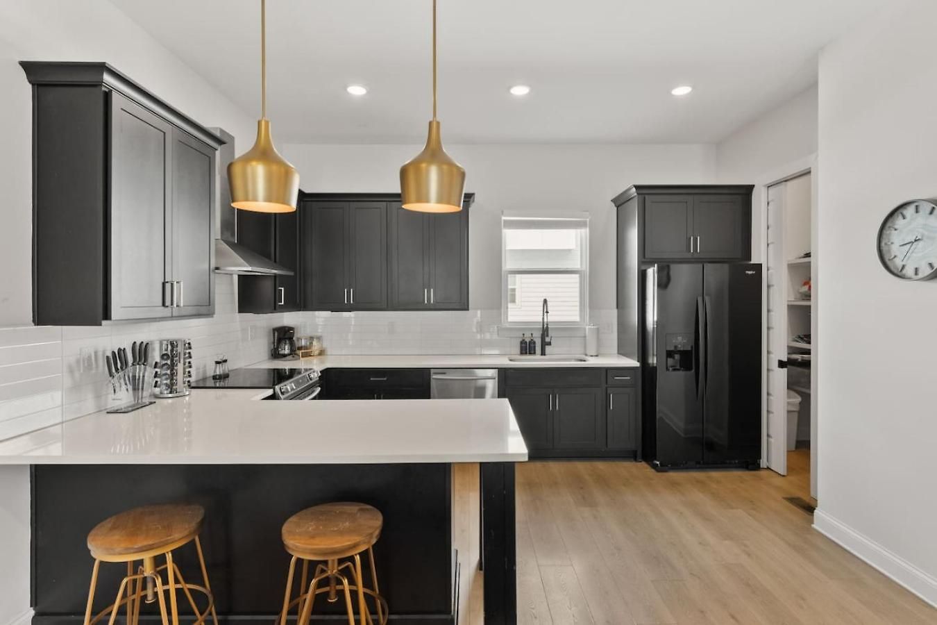 Upscale Townhome 3 Miles To Downtown With 2 Car Garage Holiday home *