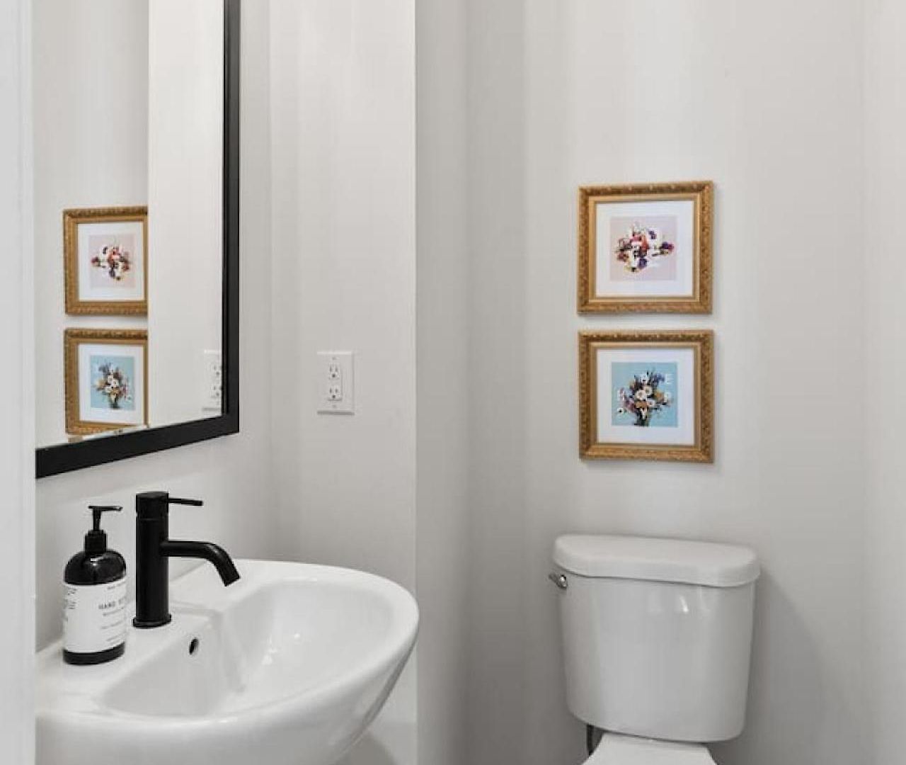 Holiday home Upscale Townhome 3 Miles To Downtown With 2 Car Garage Nashville