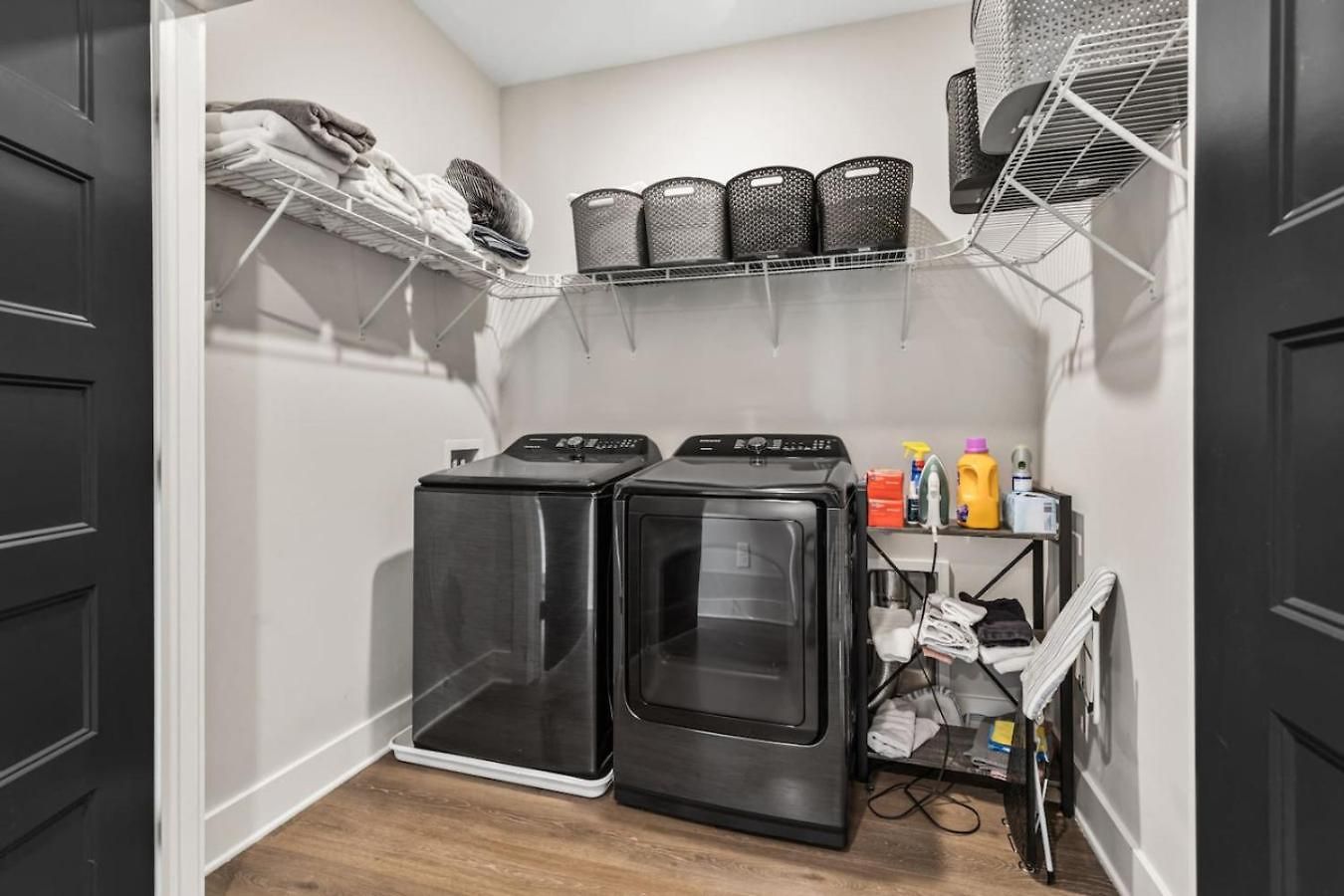 Holiday home Luxe With Gated Parking Private Balcony And 4 Miles To Downtown Nashville