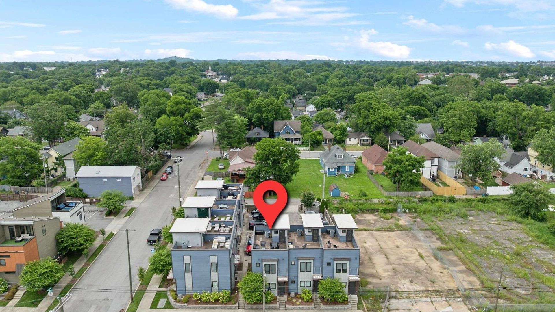 Modern 3-story Townhome W Rooftop & Views * Nashville