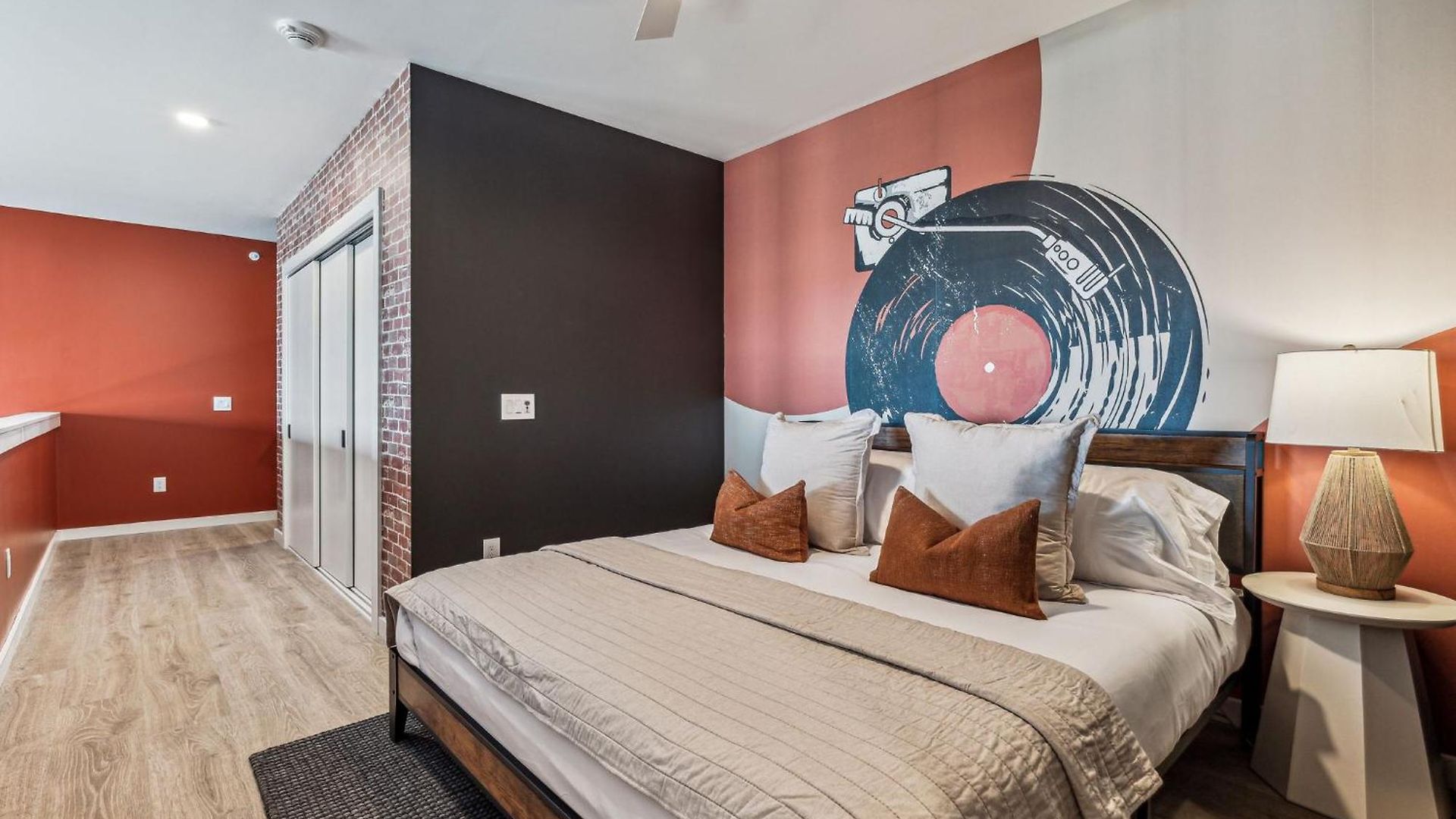 Apartment Grand Ole Nashville- Walk To Broadway & Honky Tonks! Nashville