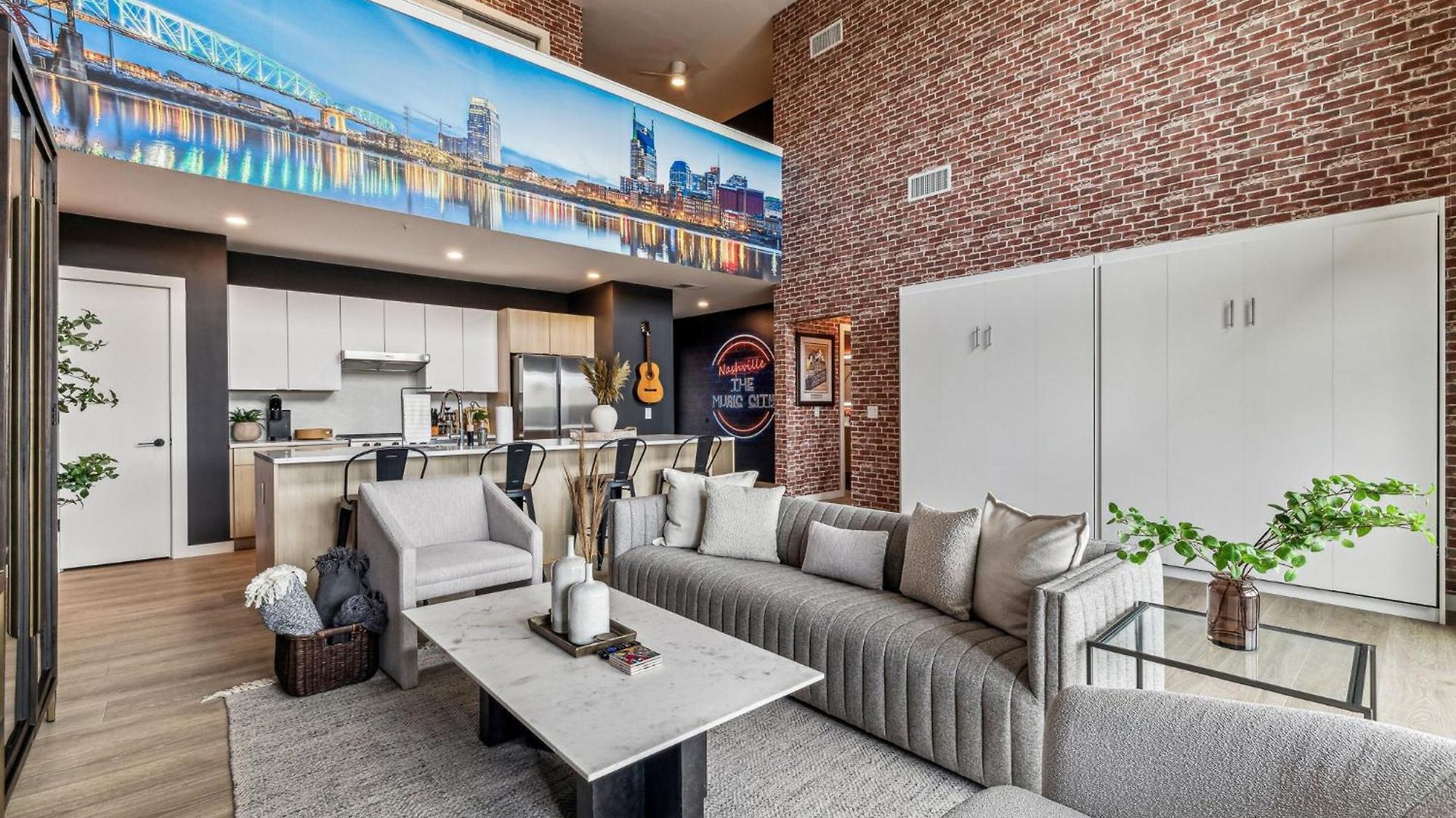 Grand Ole Nashville- Walk To Broadway & Honky Tonks! Apartment *