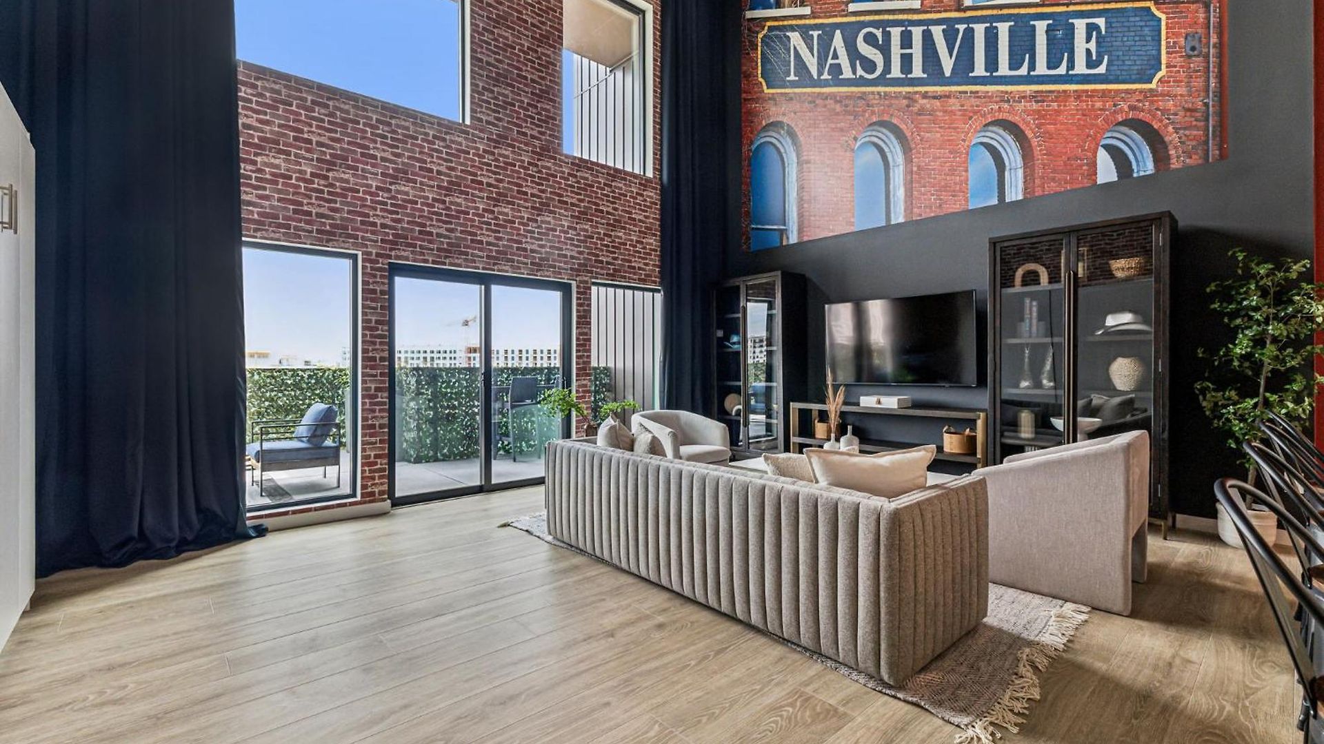 Apartment Grand Ole Nashville- Walk To Broadway & Honky Tonks! *
