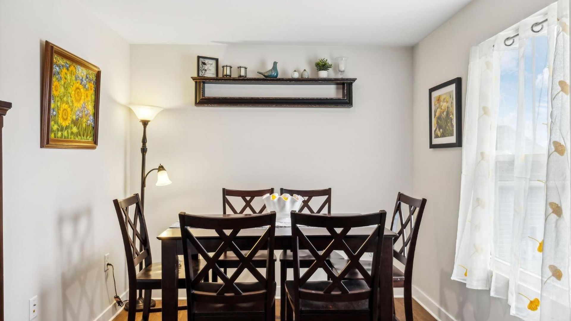 Holiday home Stylish Vibe 2 Bed 2 Bath 30 Or Days By Skyrun