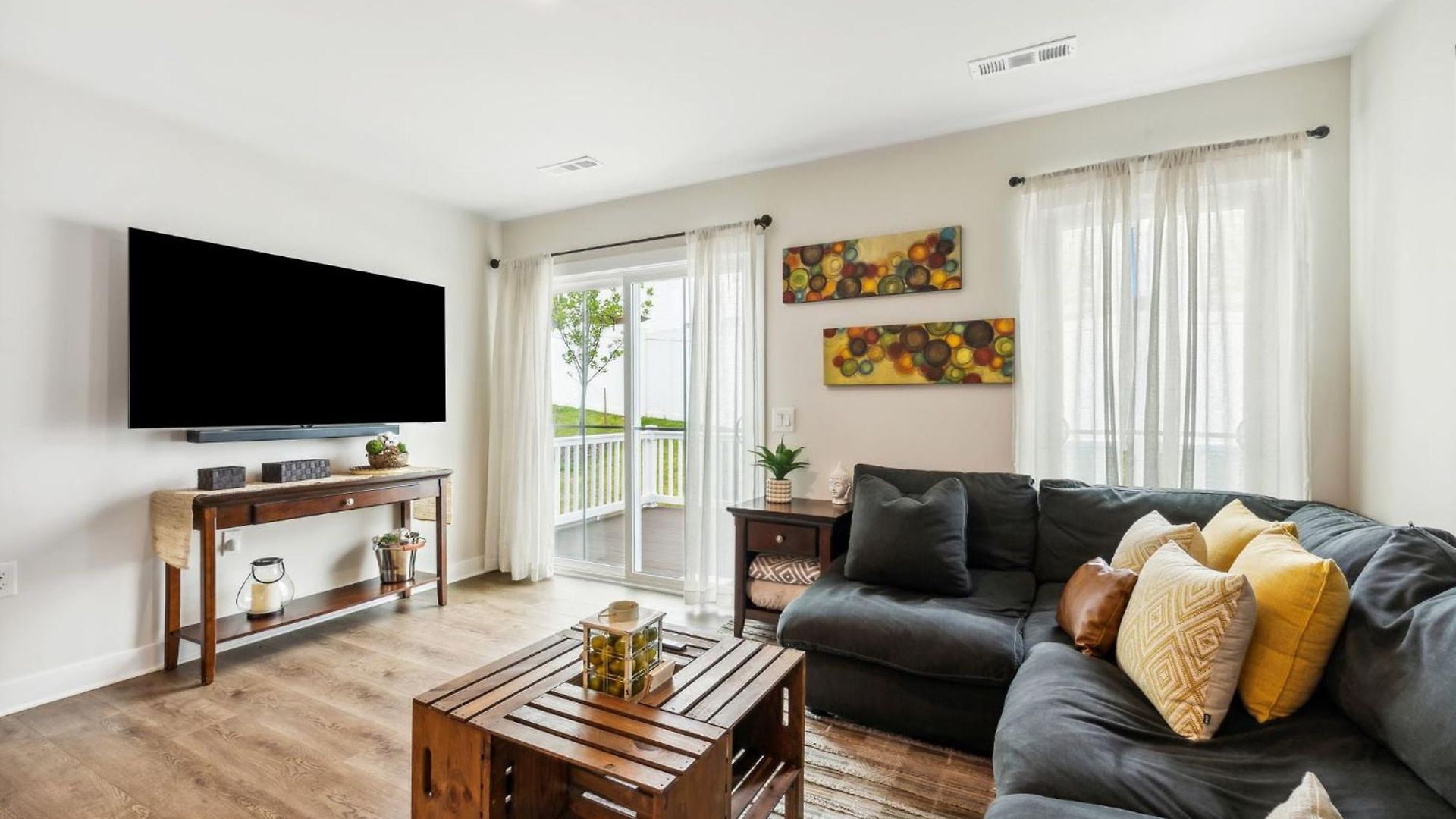Holiday home Stylish Vibe 2 Bed 2 Bath 30 Or Days By Skyrun Nashville