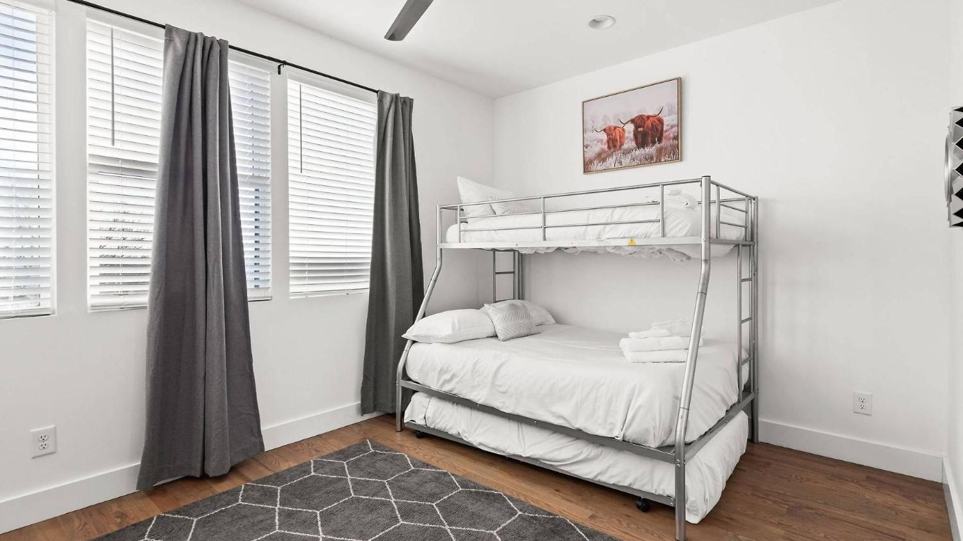 Elmhurst 113a Holiday home *