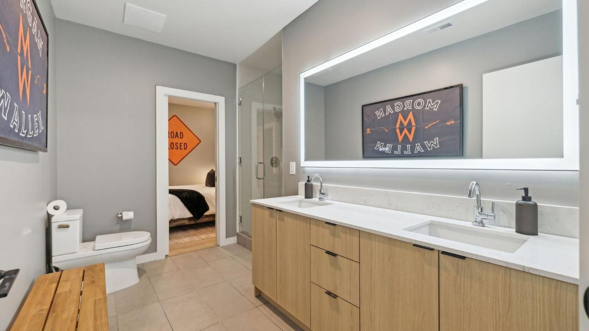 Apartment Walk To Broadway From Whiskey Glasses, Bach Party Approved With Pool And Gym