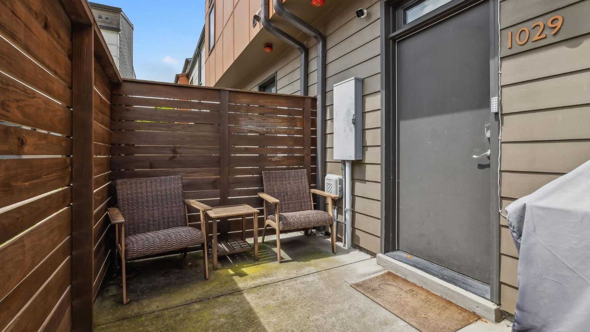 Holiday home Spacious 3-story Townhome W Rooftop & Views