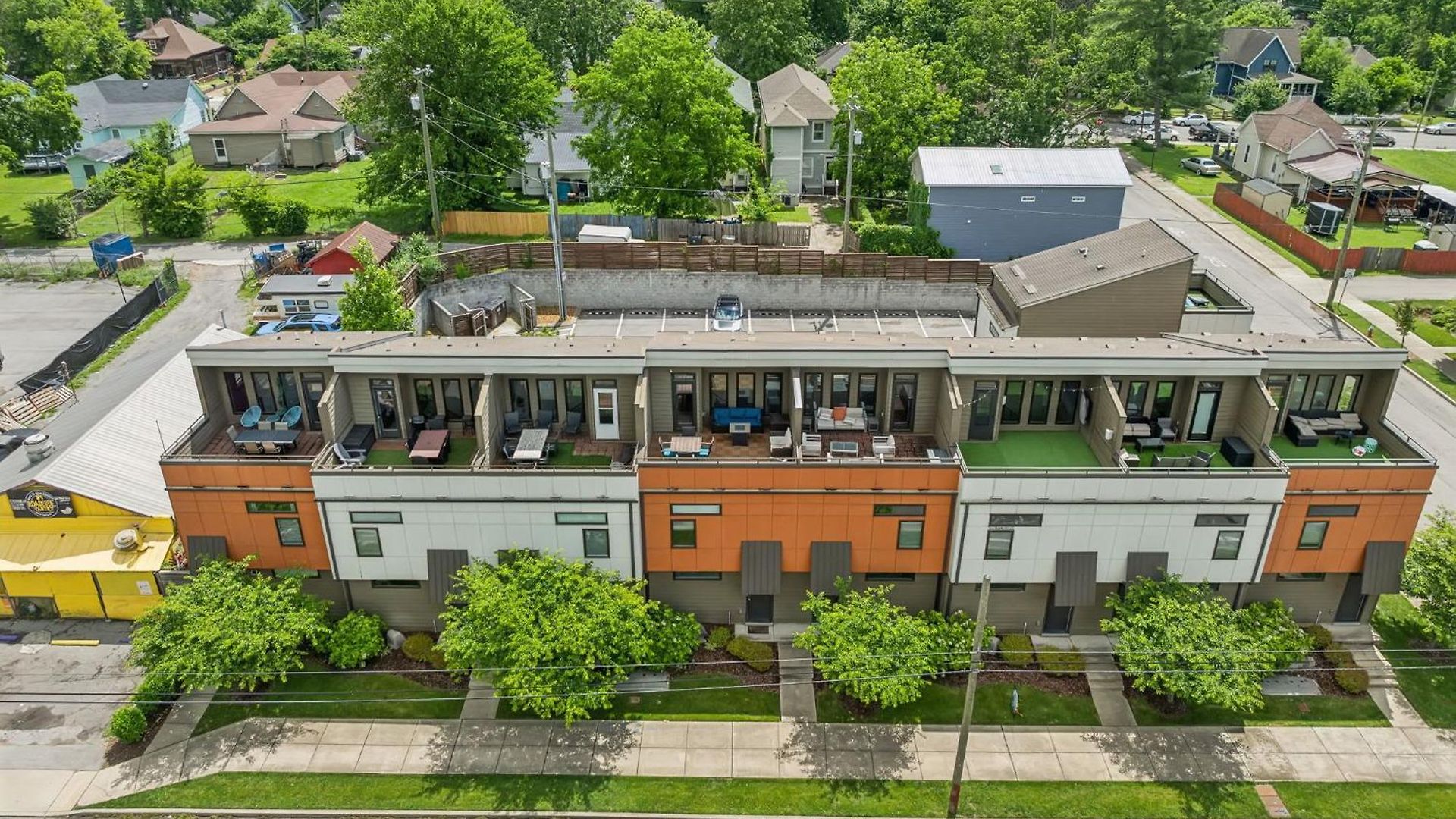 Spacious 3-story Townhome W Rooftop & Views Nashville