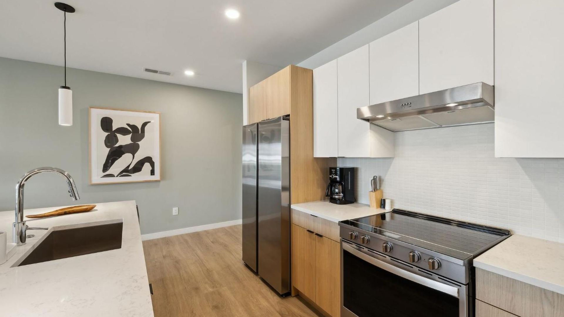 Apartment Skyline Nights Downtown Nash W/ Views, Pool, Gym *