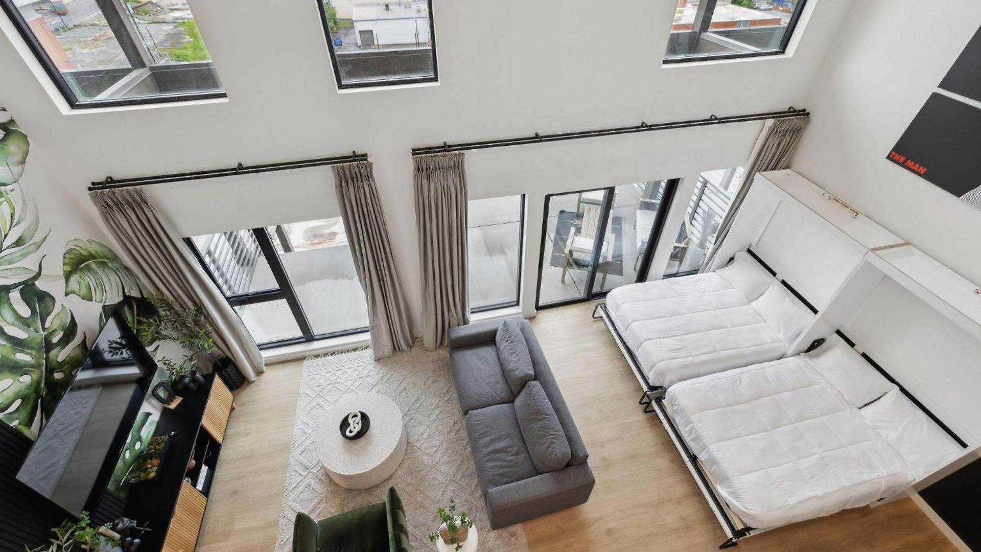 Beverly Nash Downtown, Incredible Skyline Views, Walk To Broadway! Holiday home