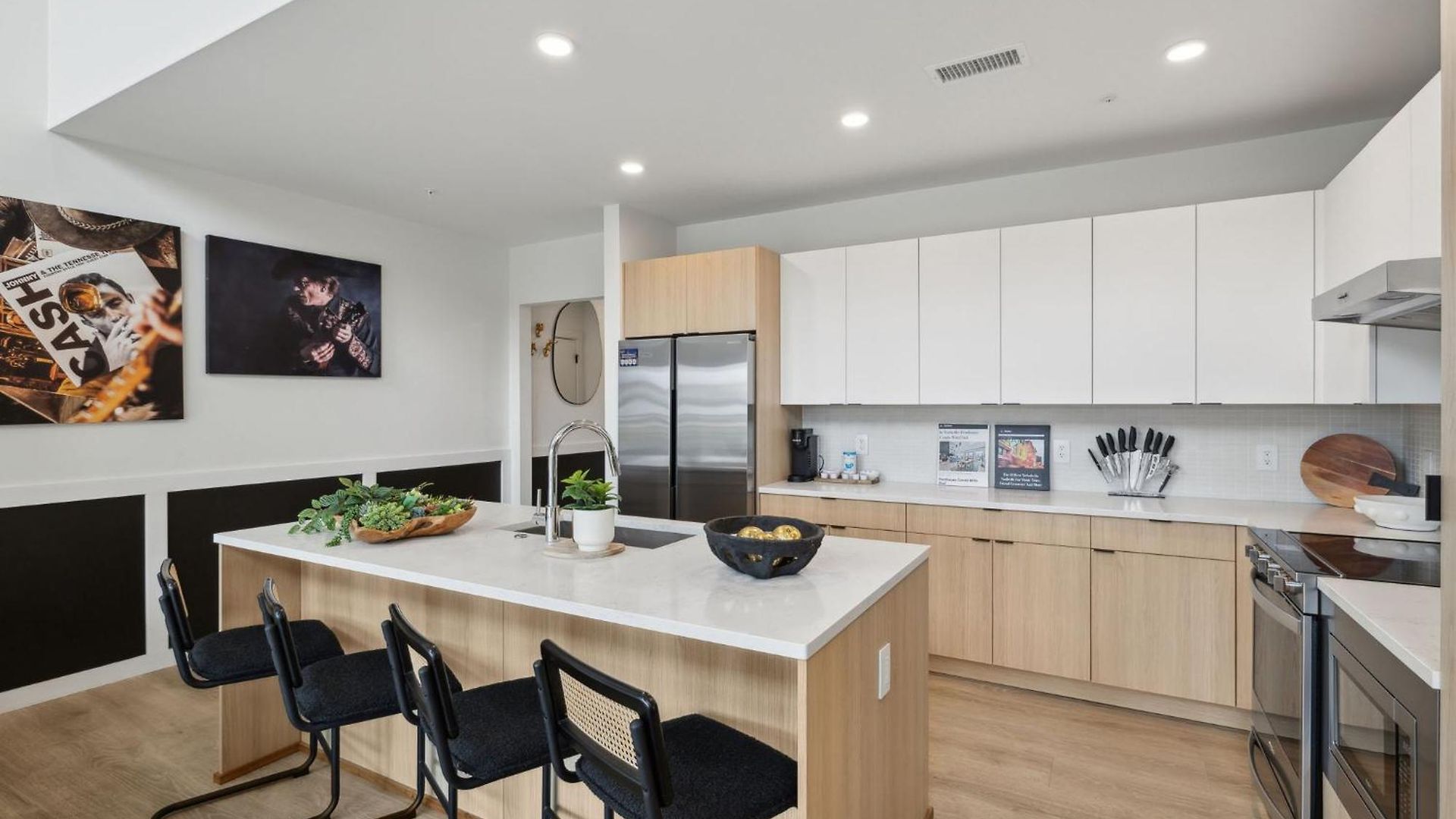 Holiday home Beverly Nash Downtown, Incredible Skyline Views, Walk To Broadway!