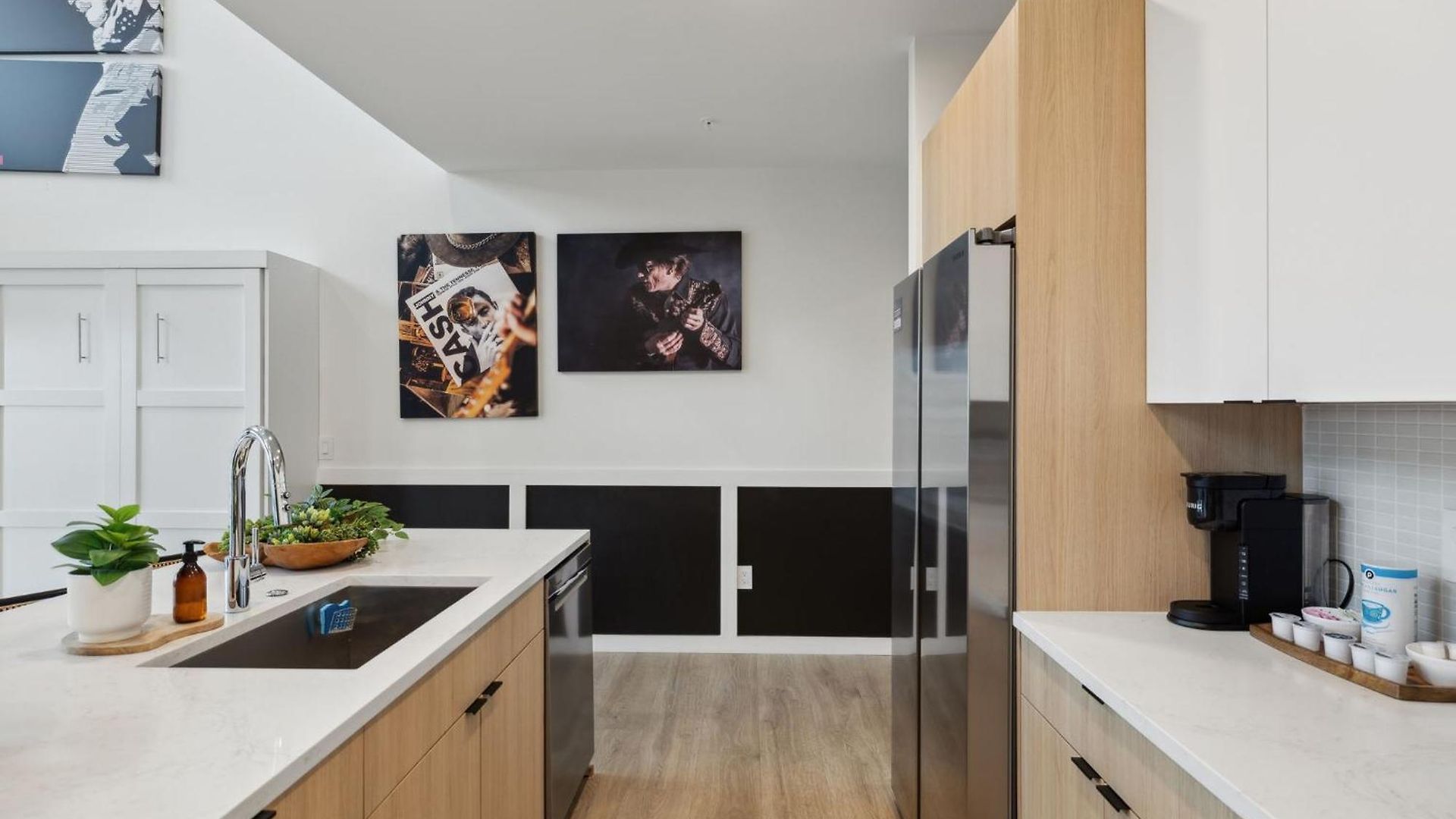 Beverly Nash Downtown, Incredible Skyline Views, Walk To Broadway!