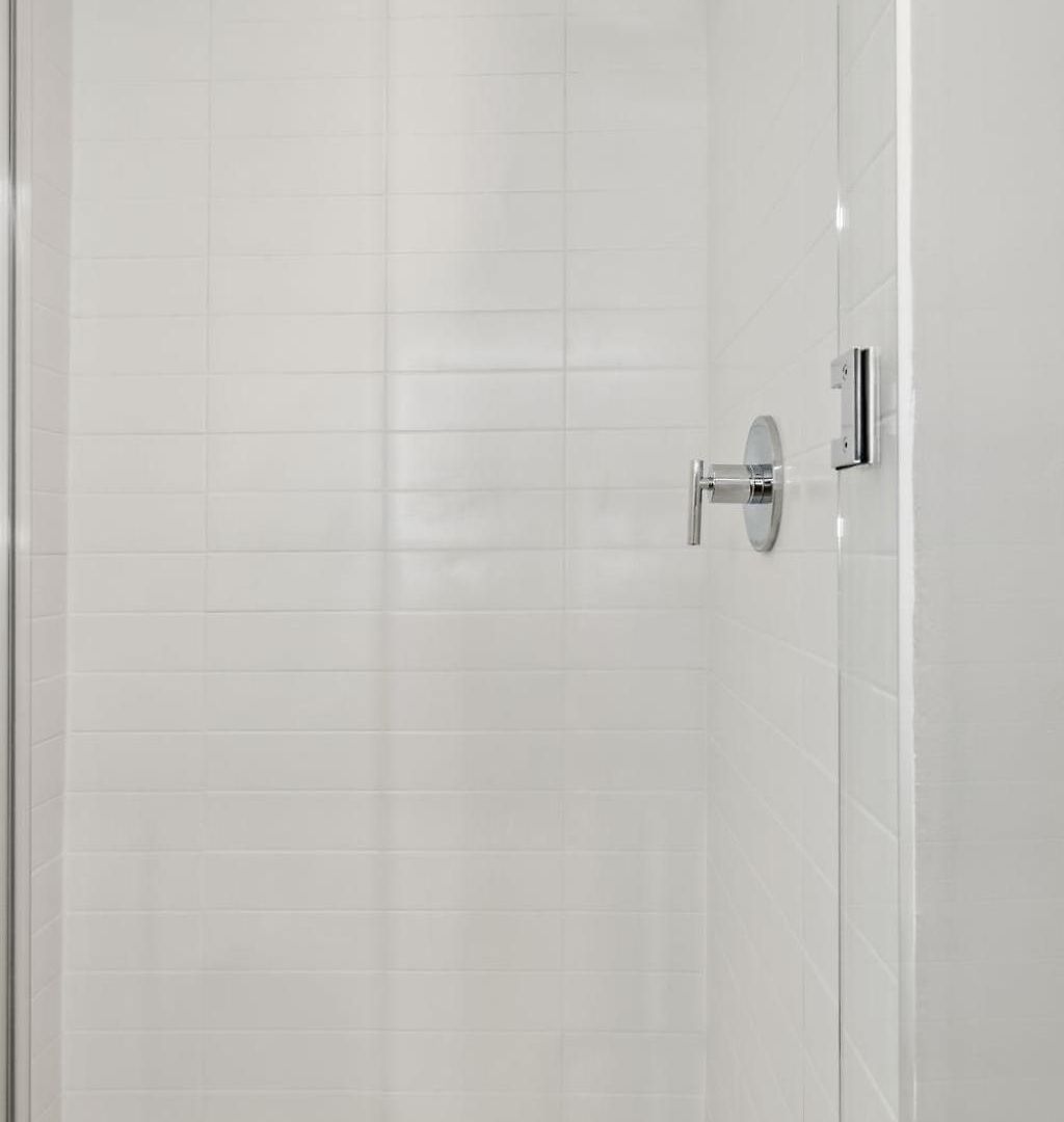 Apartment Walk To Broadway From Whiskey Glasses, Bach Party Approved With Pool And Gym *