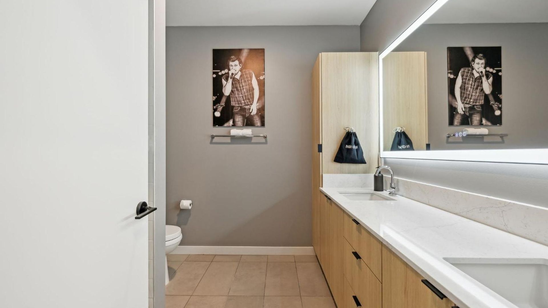 Walk To Broadway From Whiskey Glasses, Bach Party Approved With Pool And Gym Nashville