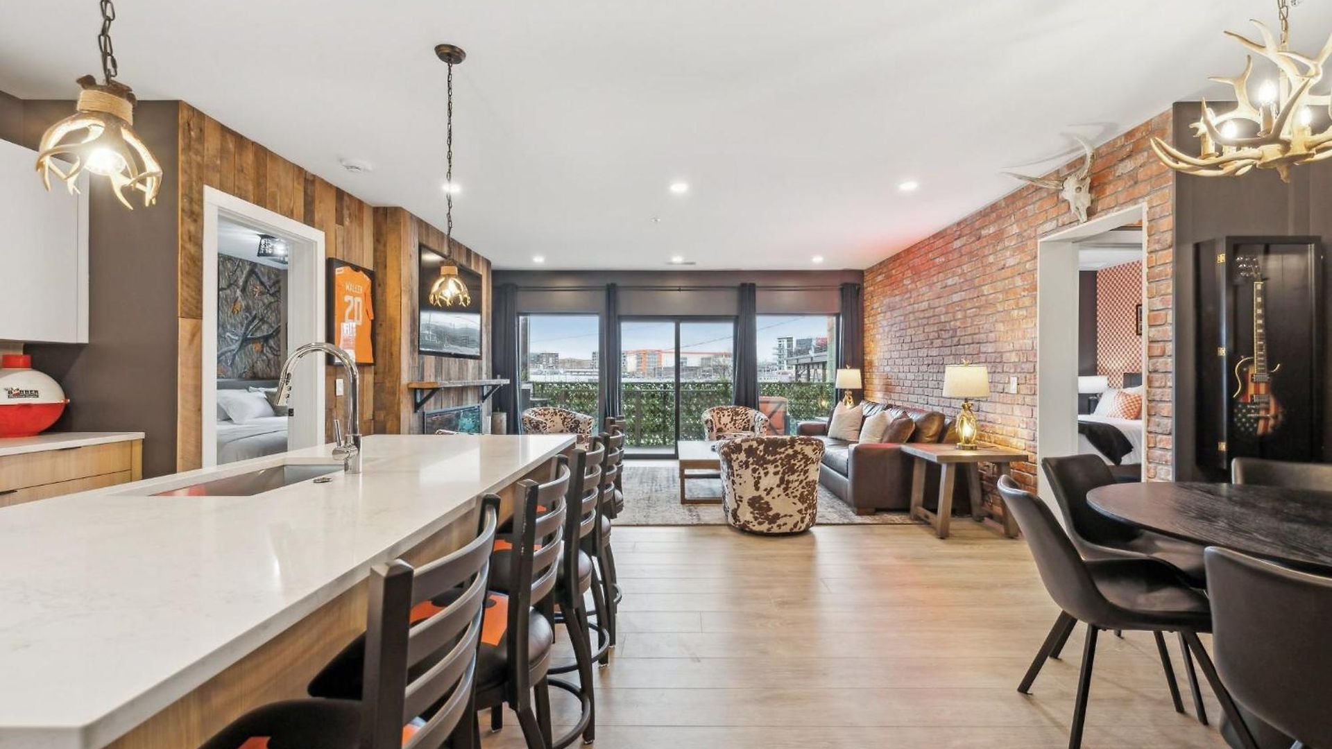Apartment Walk To Broadway From Whiskey Glasses, Bach Party Approved With Pool And Gym *