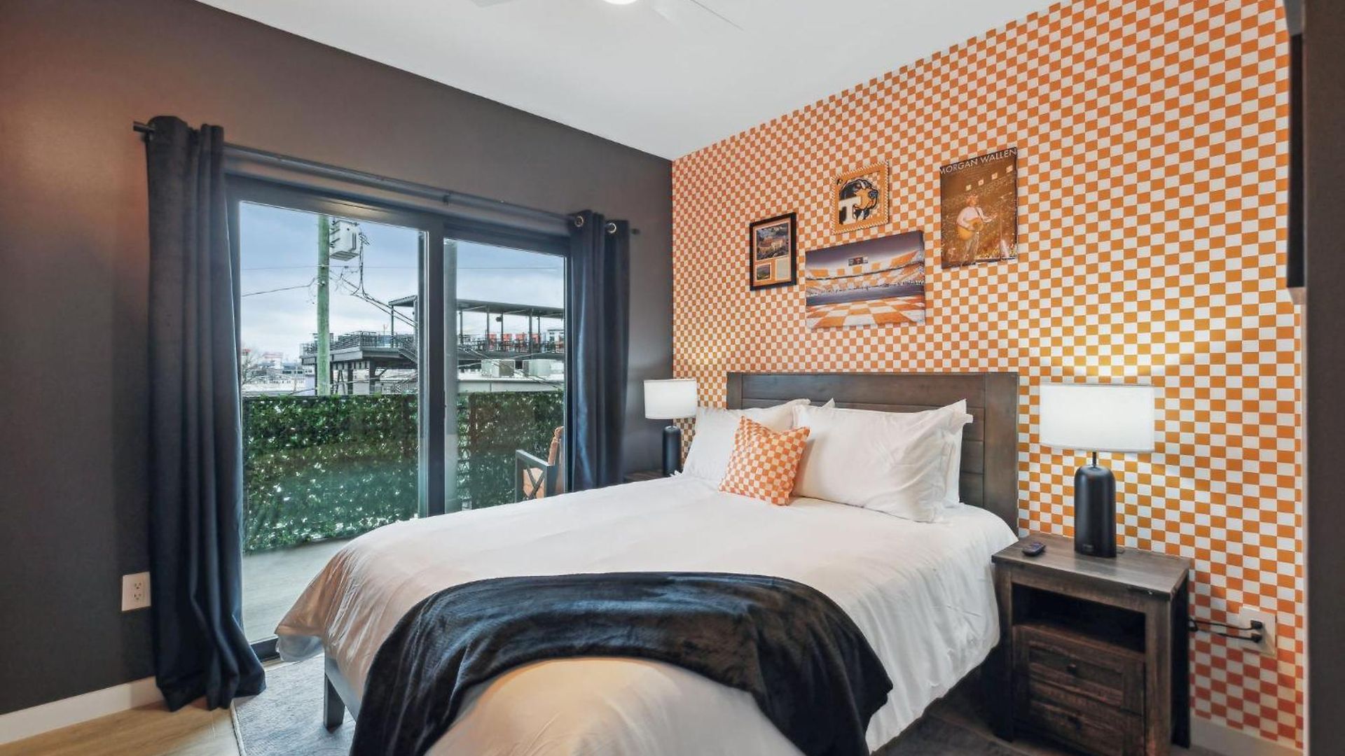 Walk To Broadway From Whiskey Glasses, Bach Party Approved With Pool And Gym * Nashville