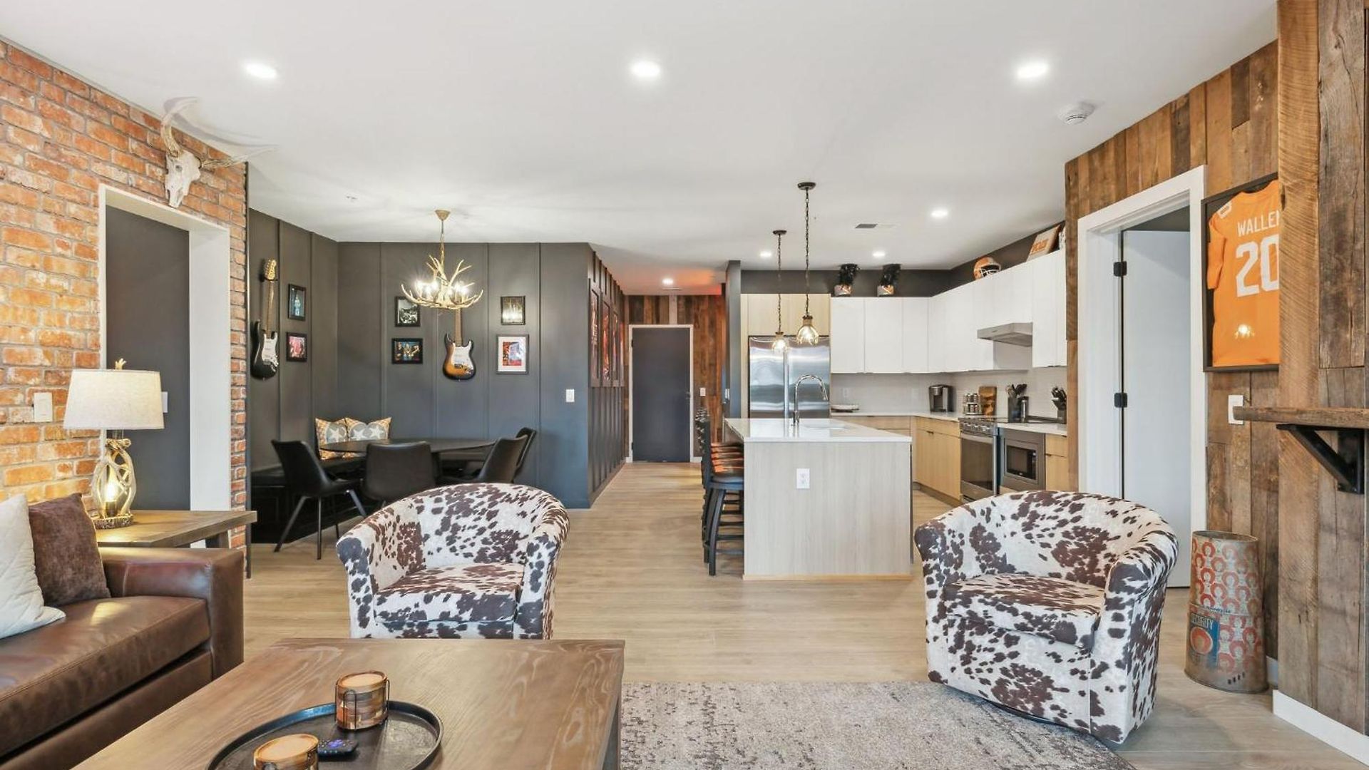 Walk To Broadway From Whiskey Glasses, Bach Party Approved With Pool And Gym * Nashville