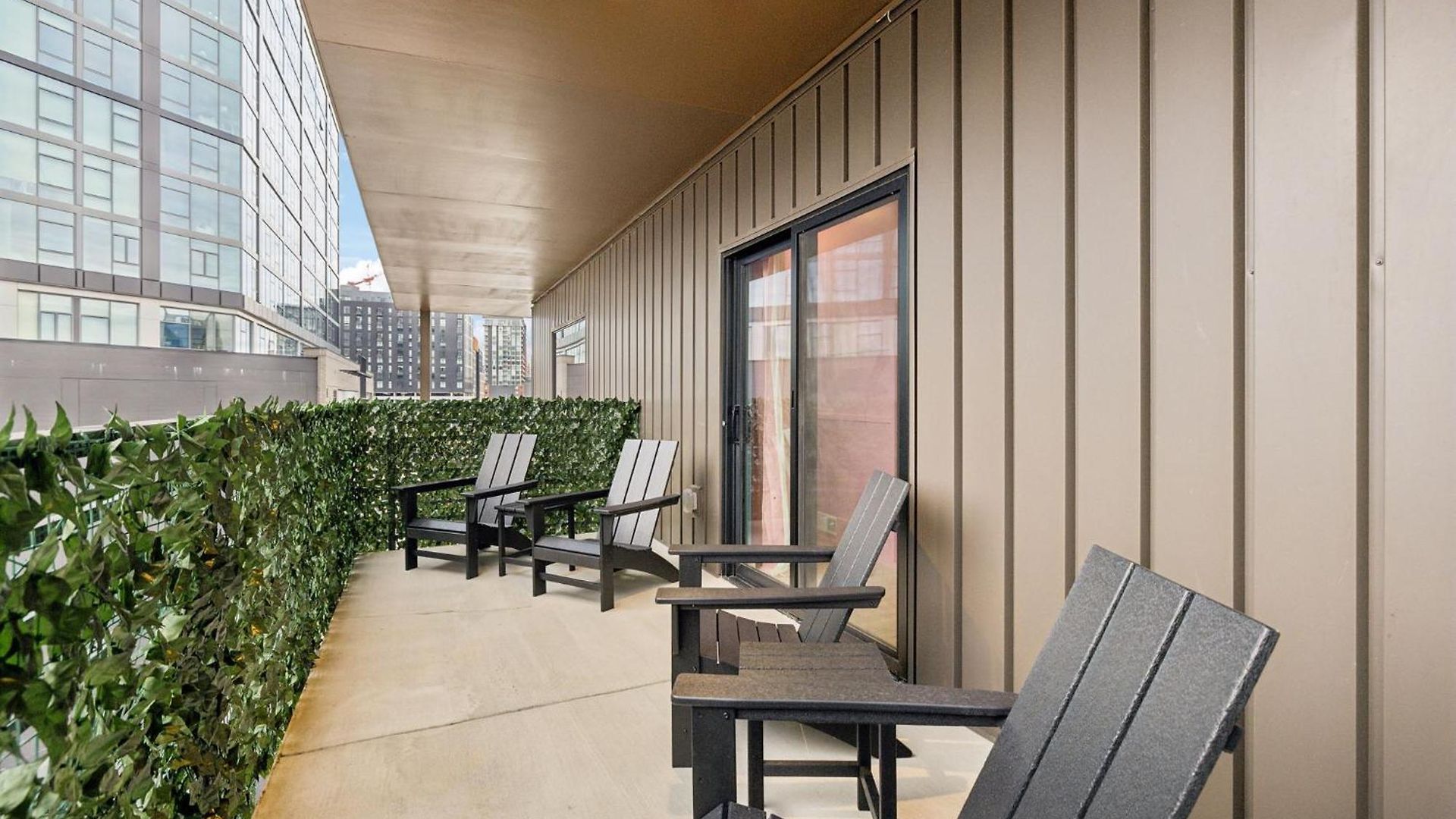 Diamonds Are Forever Walk To Broadway Pool And Gym Apartment *