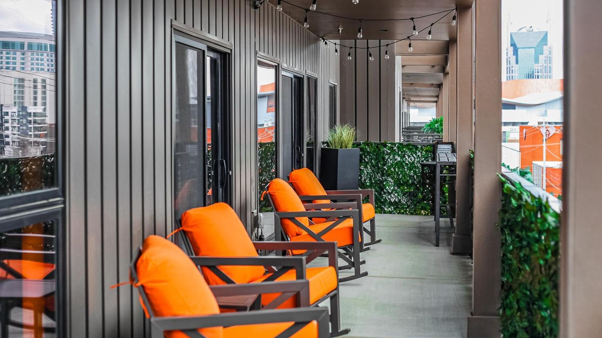 Apartment Walk To Broadway From Whiskey Glasses, Bach Party Approved With Pool And Gym *