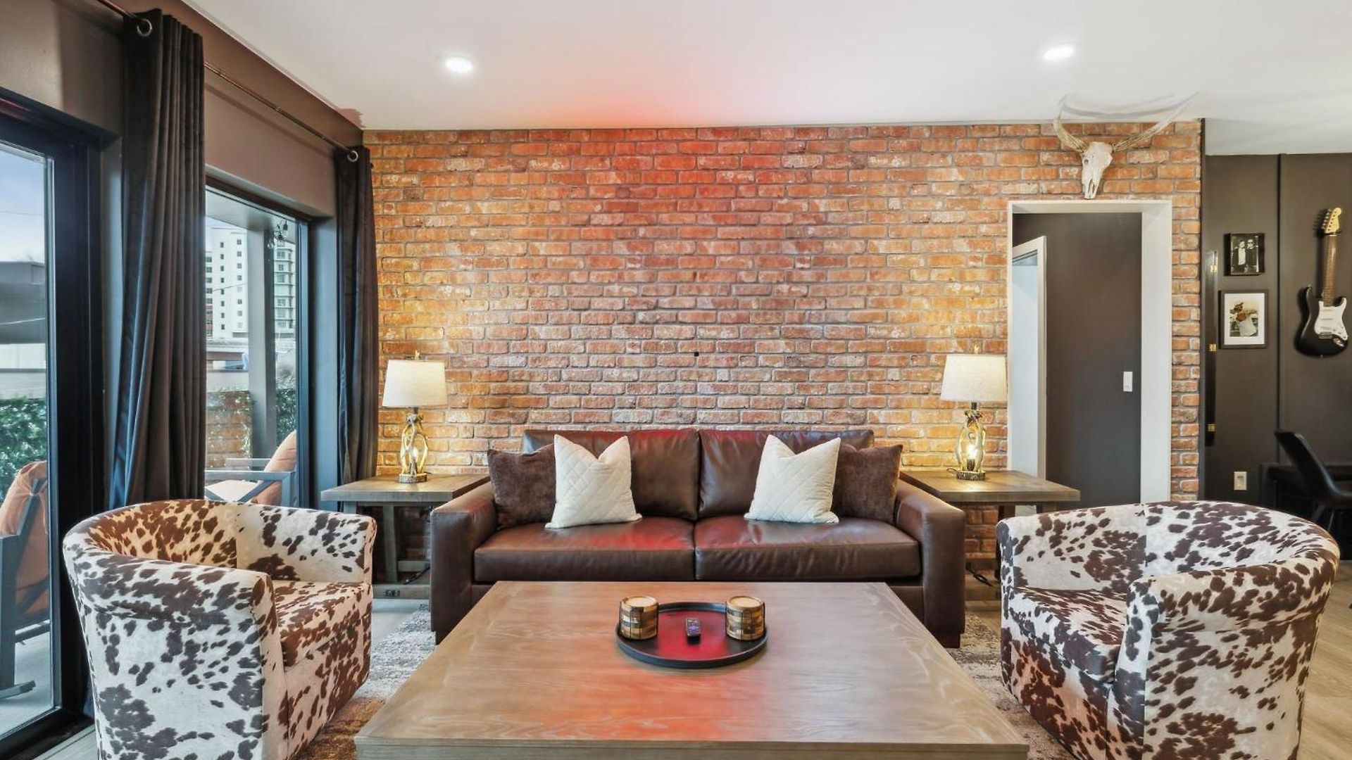 Walk To Broadway From Whiskey Glasses, Bach Party Approved With Pool And Gym * Nashville