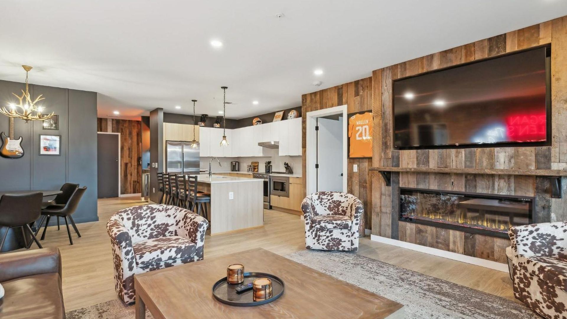 Apartment Walk To Broadway From Whiskey Glasses, Bach Party Approved With Pool And Gym Nashville