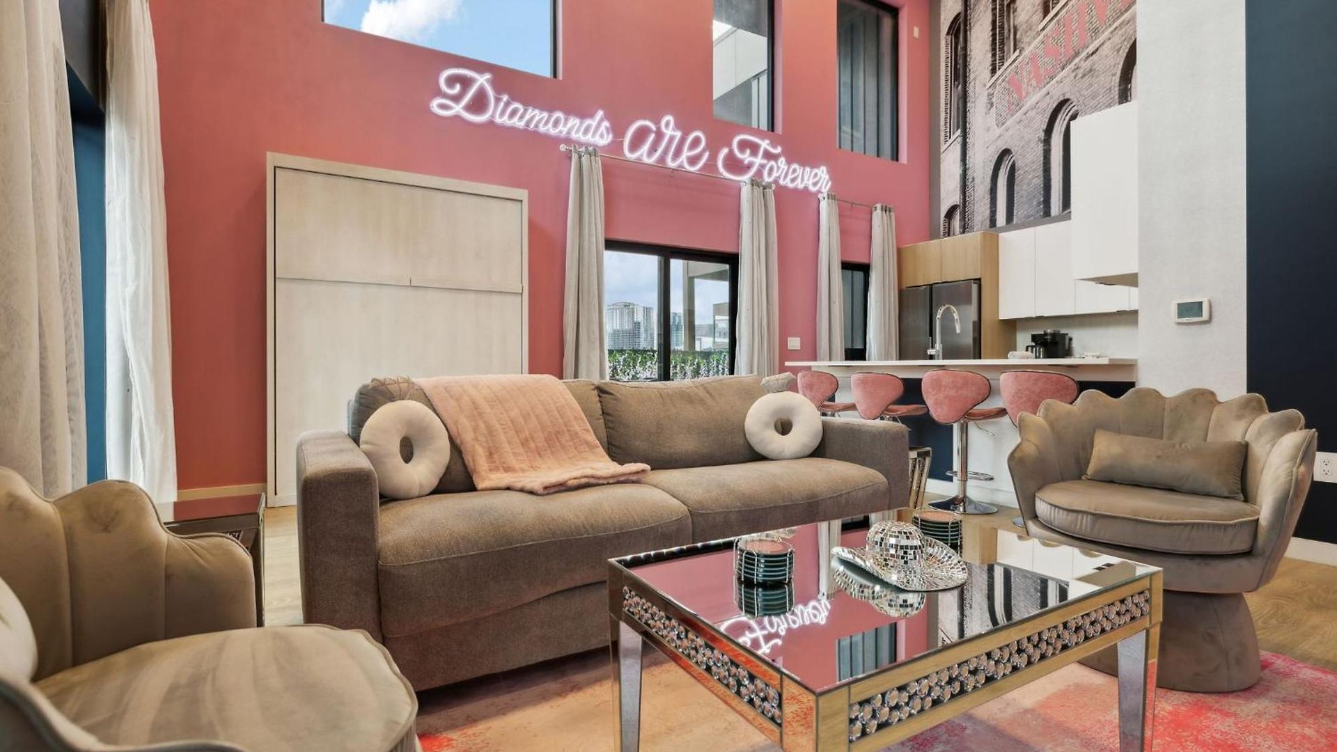 Apartment Diamonds Are Forever Walk To Broadway Pool And Gym *