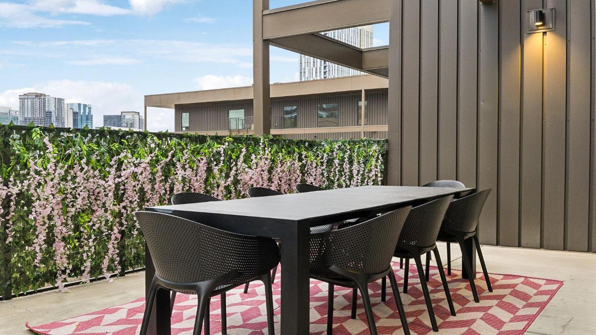 Apartment Diamonds Are Forever Walk To Broadway Pool And Gym *