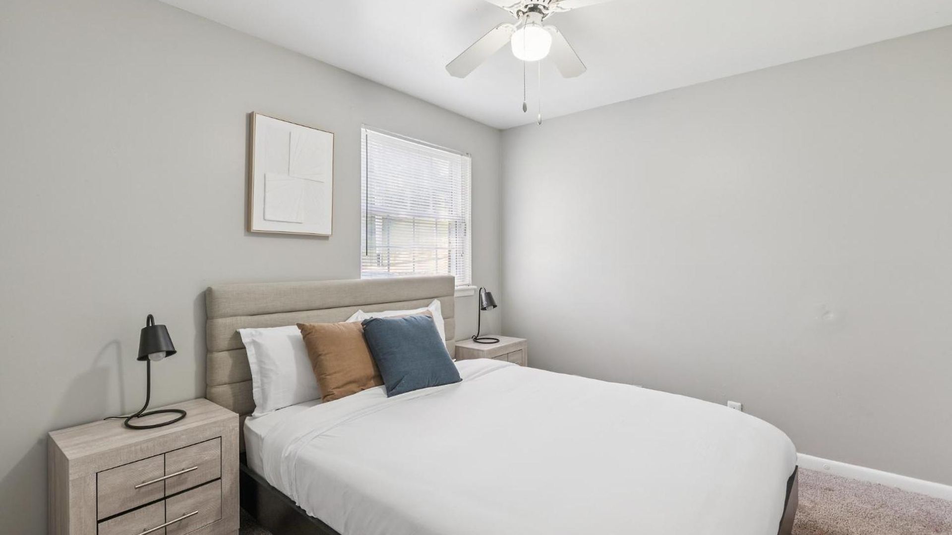 Jamestown B4 I Comfy 2 Bed 1 Bath Apartment