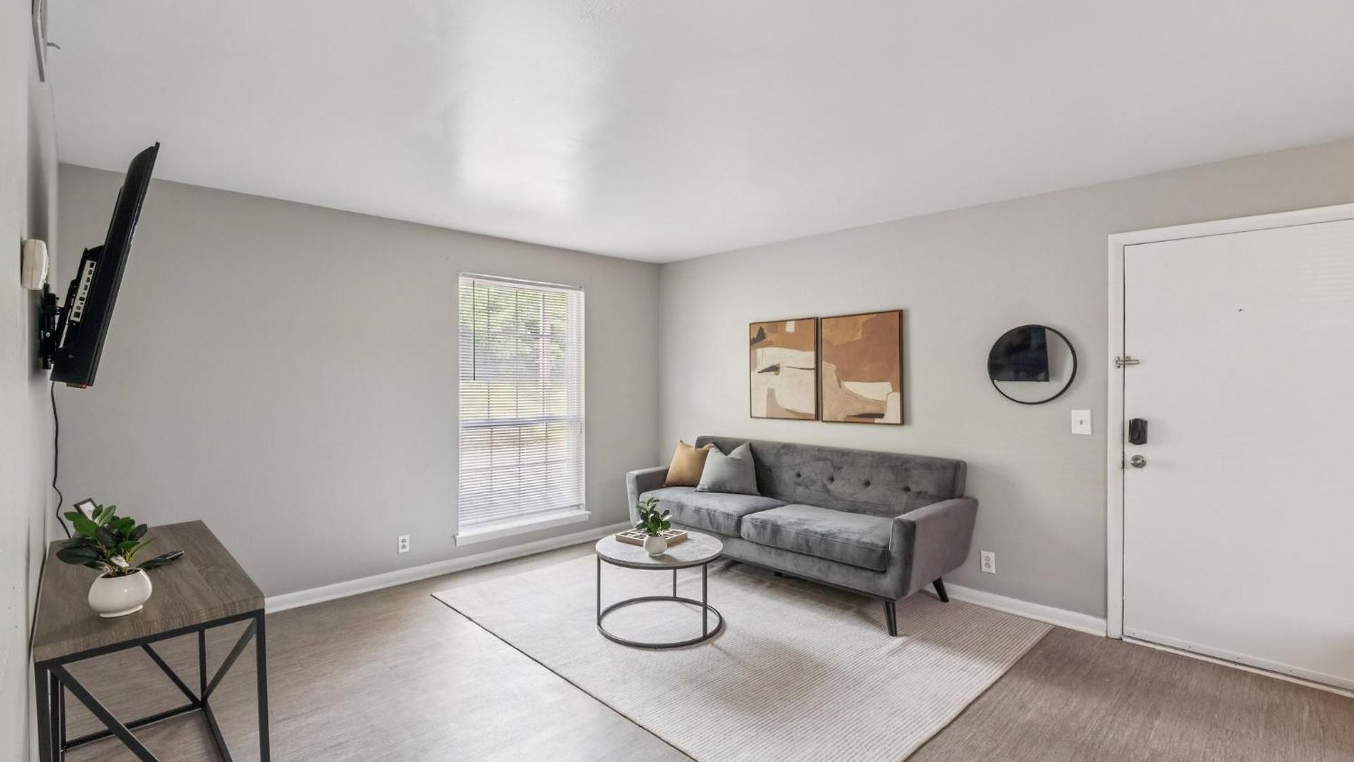 Jamestown B4 I Comfy 2 Bed 1 Bath Apartment Nashville