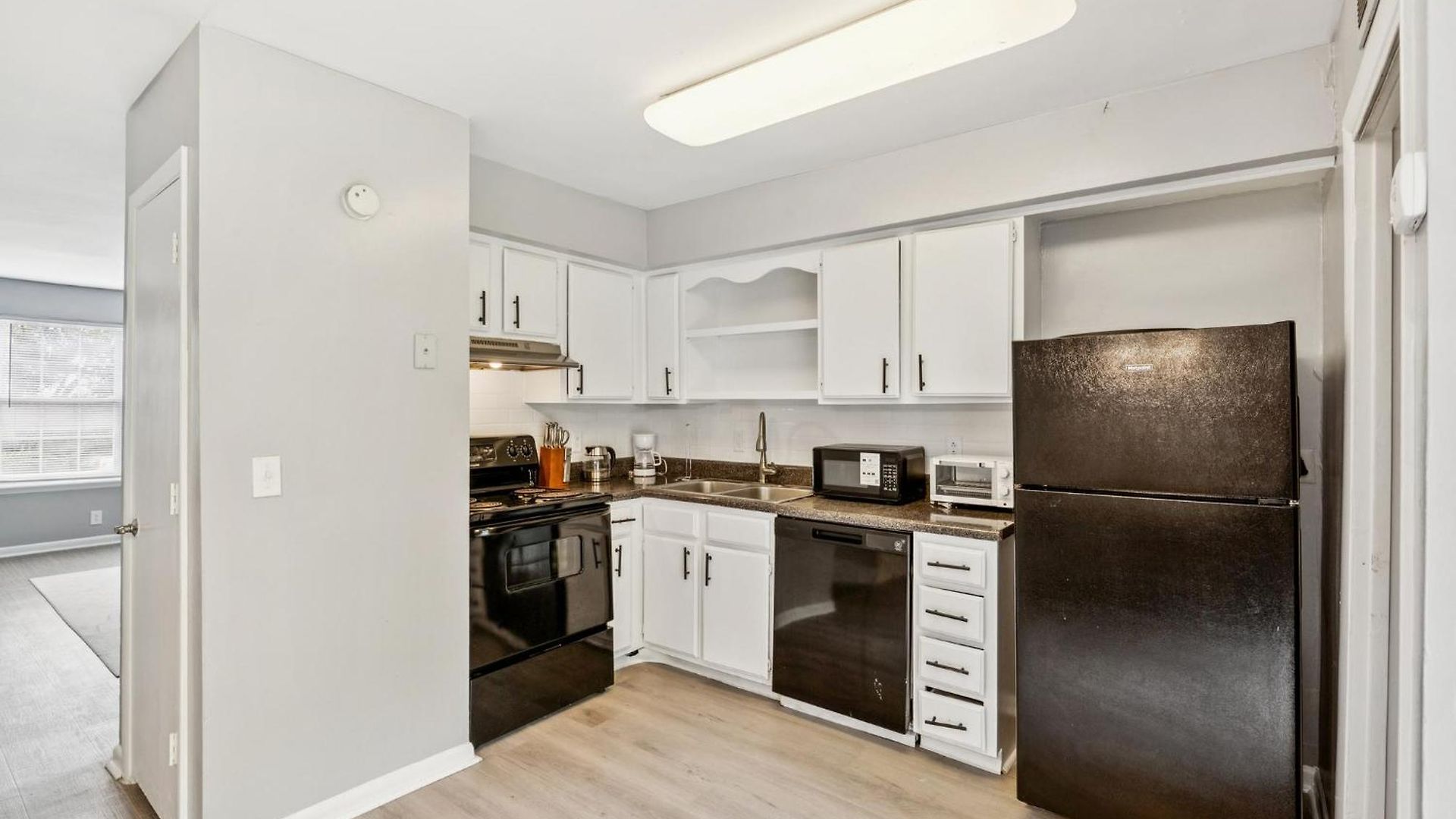 Jamestown E5 I Comfy 2 Bed 1 Bath Apartment *