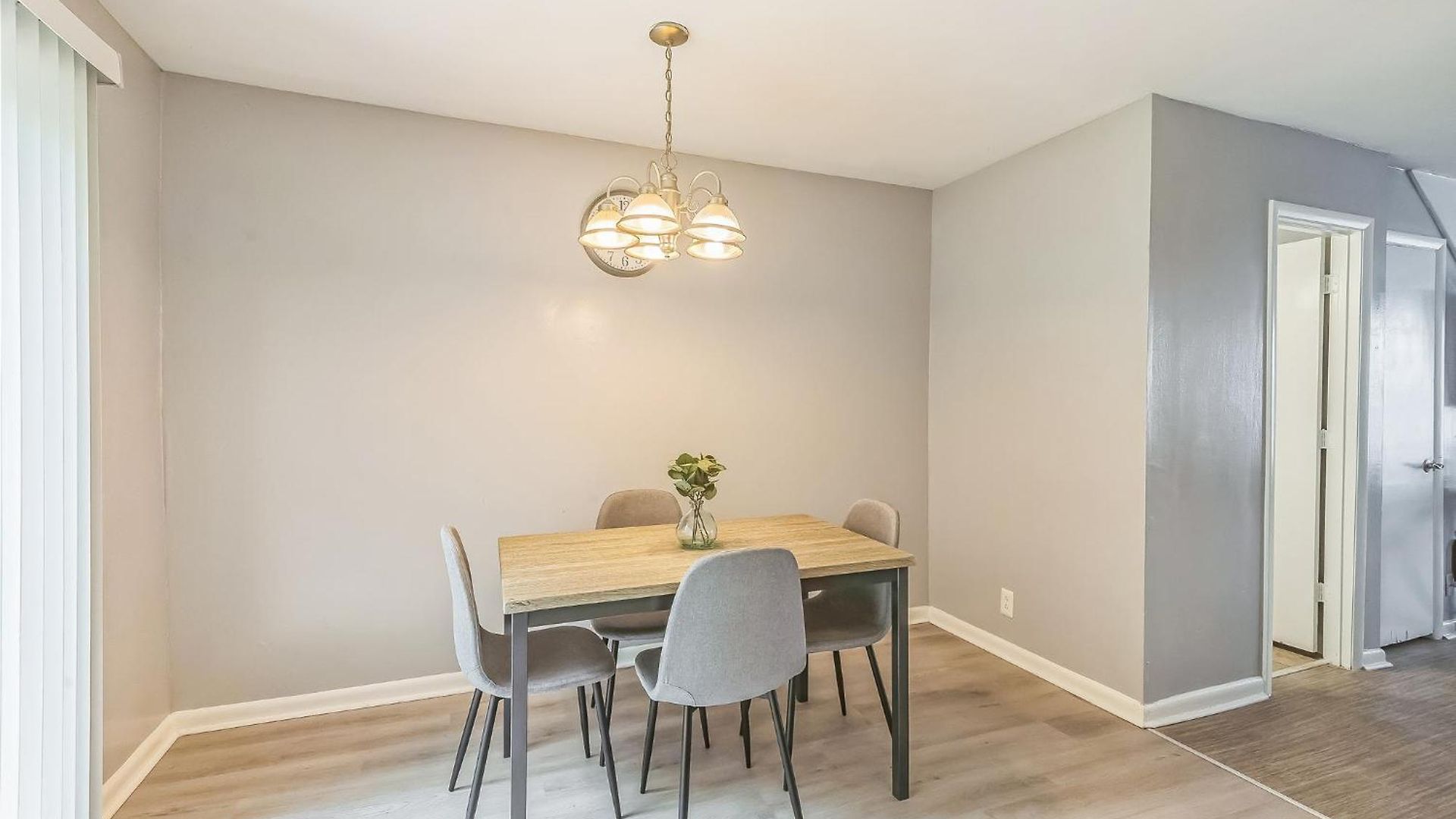 Jamestown E5 I Comfy 2 Bed 1 Bath Apartment