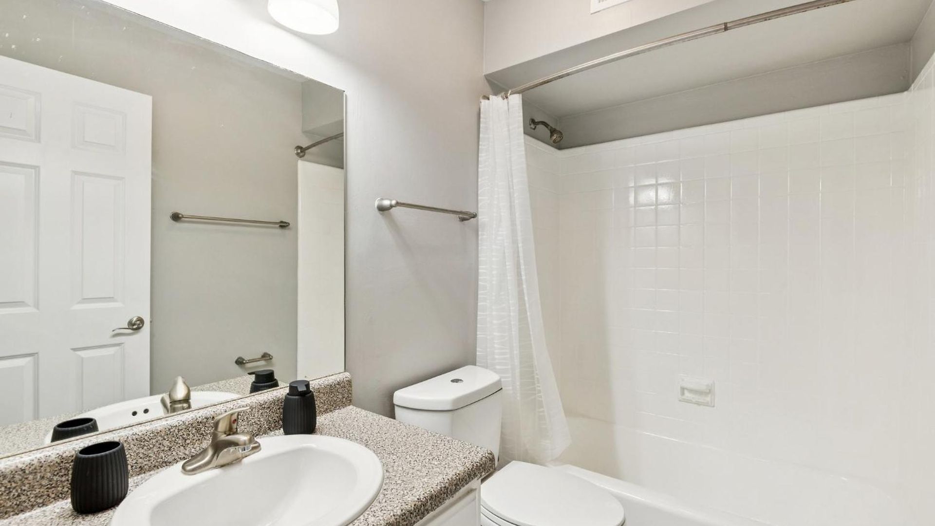 Jamestown D2 I Comfy 2 Bed 1 Bath Apartment Nashville