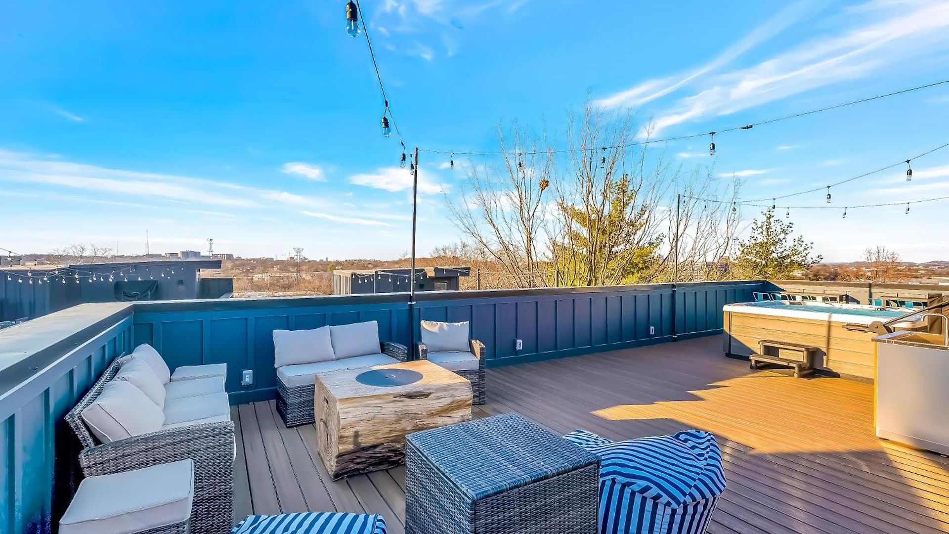 4 Rooftop Decks 4 Hot Tubs Game & Sauna Nashville